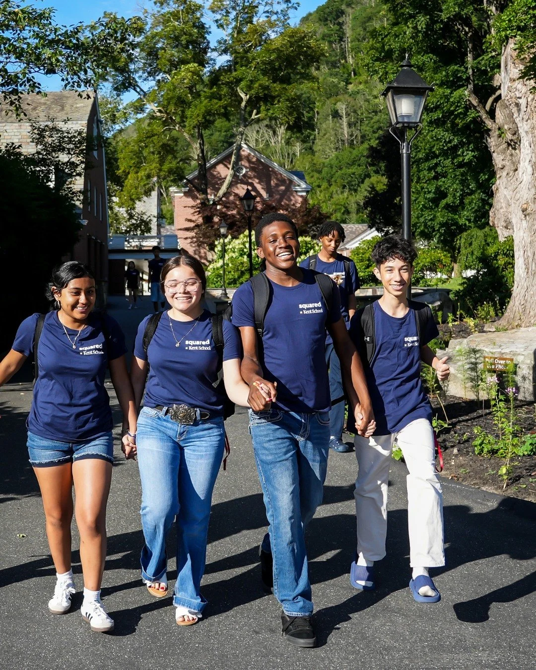 A day in the life at Kent Squared ☀️💙

1️⃣ Morning walk to class with friends 
2️⃣ Algebra II with Mrs. Foote 
3️⃣ Coding robot cars in Intro to Python 
4️⃣ Lunch + laughs on the Kent campus 
5️⃣ Writing workshop 
6️⃣ Tennis to wrap up the day 

Lea