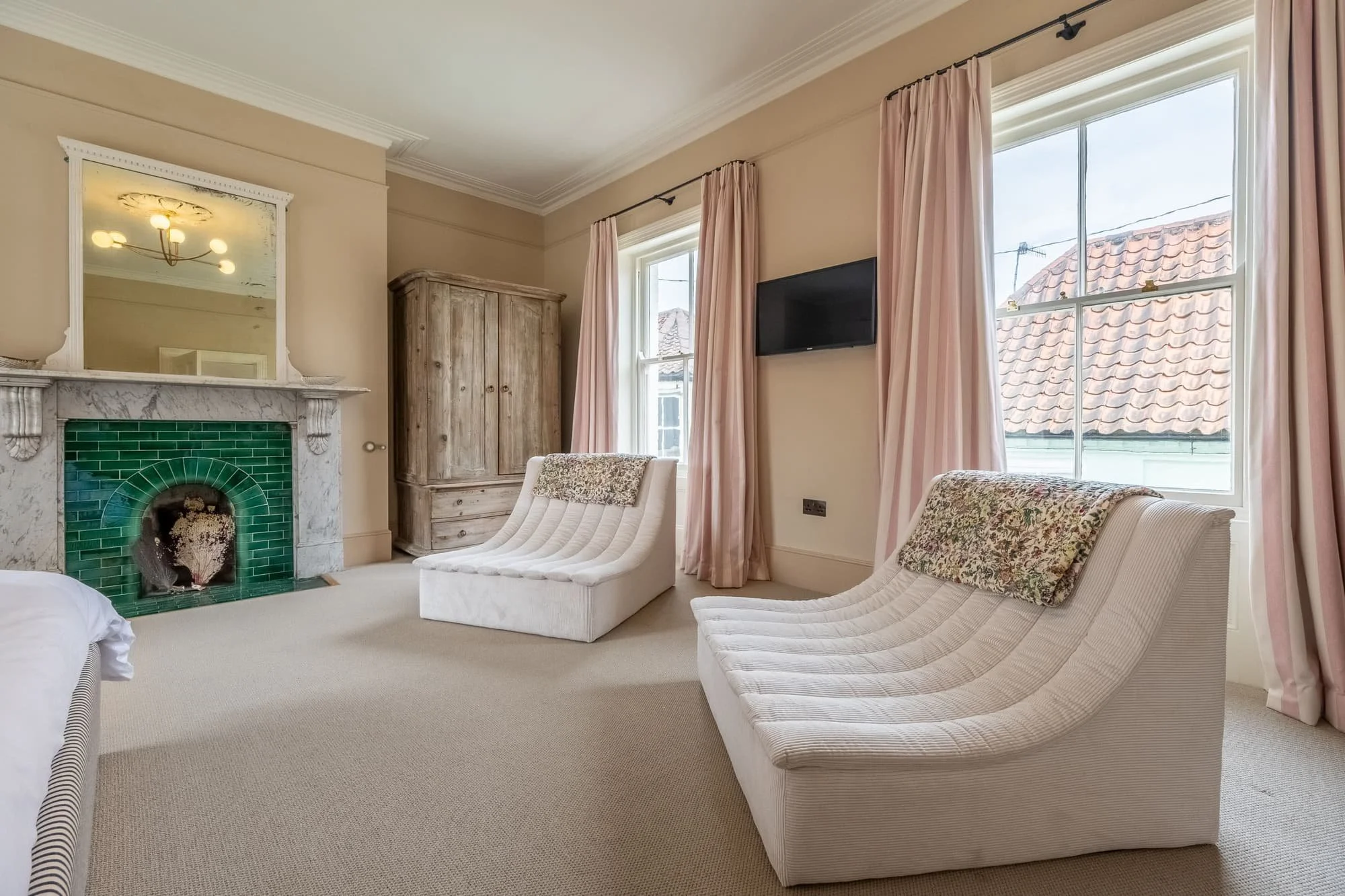 Norfolk-caostal-home-luxury-bedroom-norfolk-holiday-home.jpg