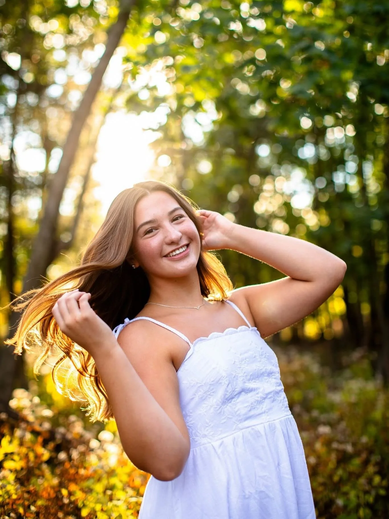 Sooooo obsessed with the photos from Allison&rsquo;s Senior session last week! This light was insaneeee, and Allison was the perfect subject to photograph. 🥰🤩

Your senior photos can be whatever you want them to be. Yes, we did a few with the cap a