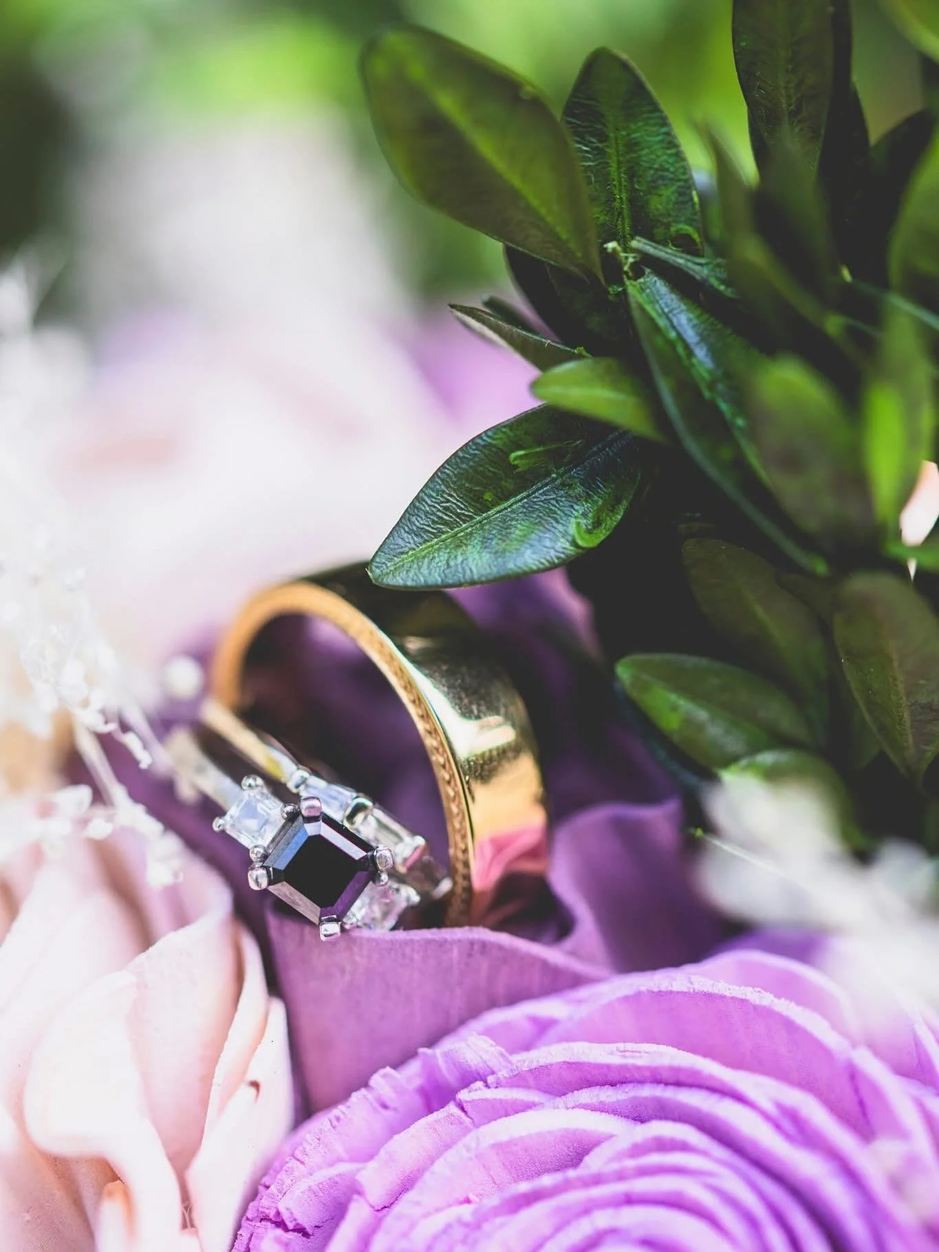 A few lil details from 10/25 with Deborah &amp; Drew. 🖤✨

Forever thankful to my mother for getting me a macro lens for Christmas a few years ago, almost exclusively used for ring shots. 😂💍