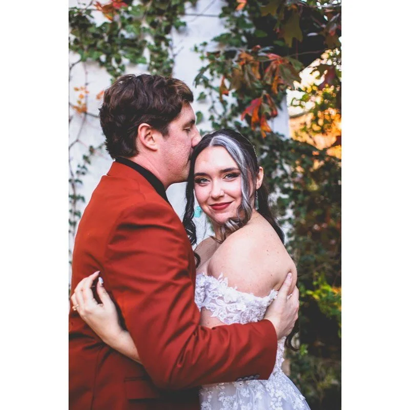 More teasers from Sarah &amp; Evan&rsquo;s wedding on Halloween! 🎃🥰🧡✨