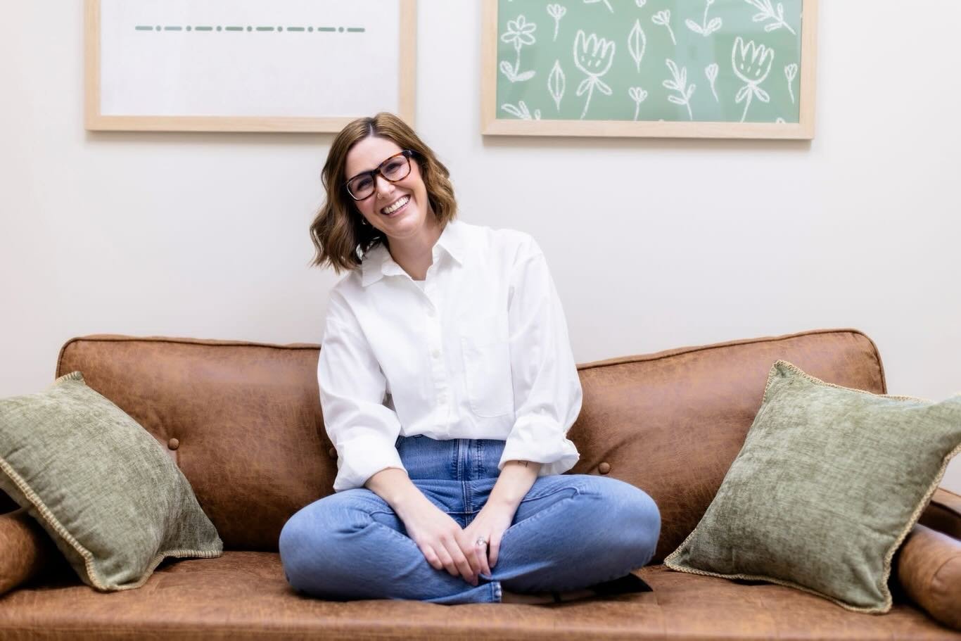 Per usual, I&rsquo;m behind in posting. 😅 

A few weeks ago, I had the pleasure of photographing Reforme Mental Wellness! You can see by the interior design that the office has a calming and comforting vibe, with a side of some humor of course. Beca