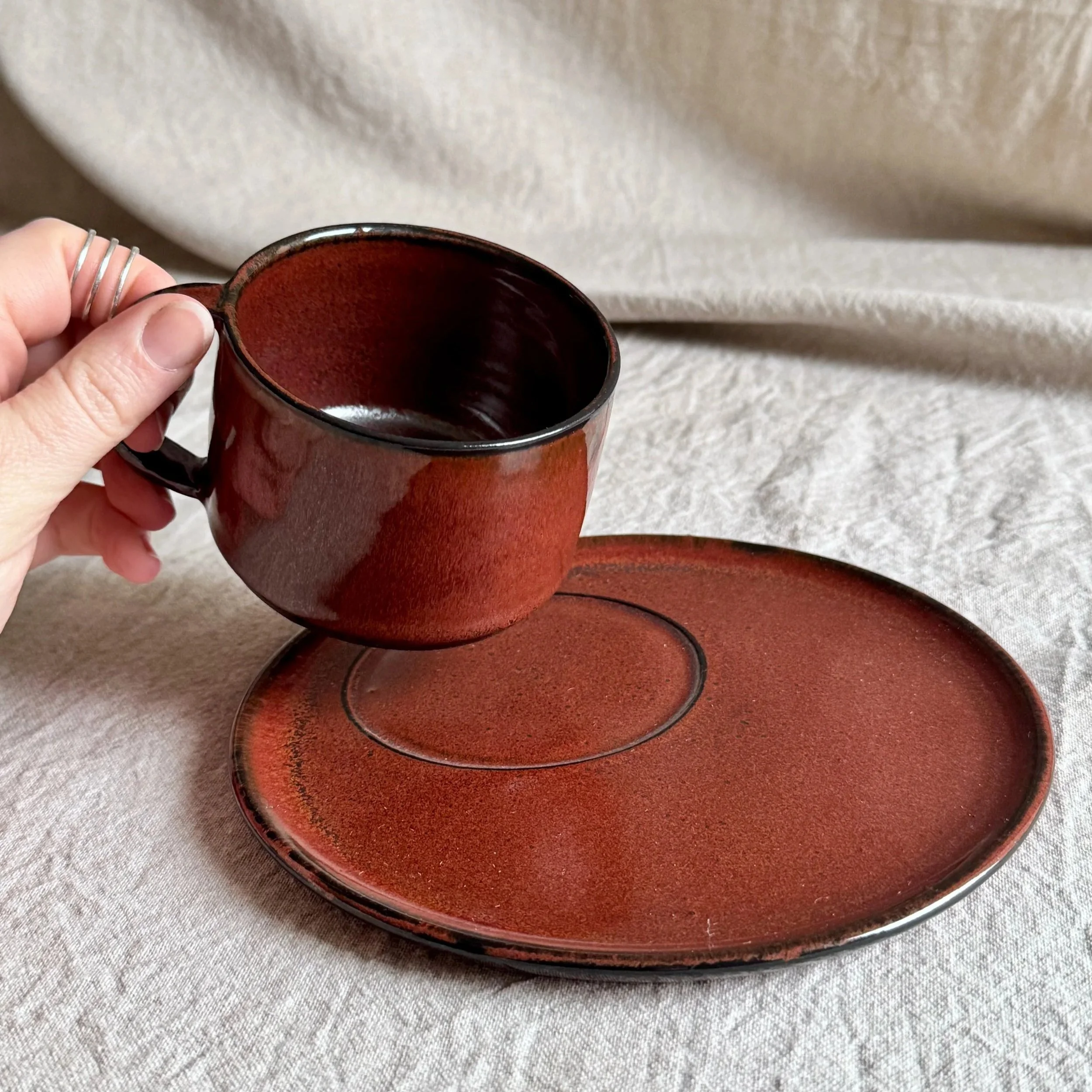 (Mouse) Mug in magma with saucer