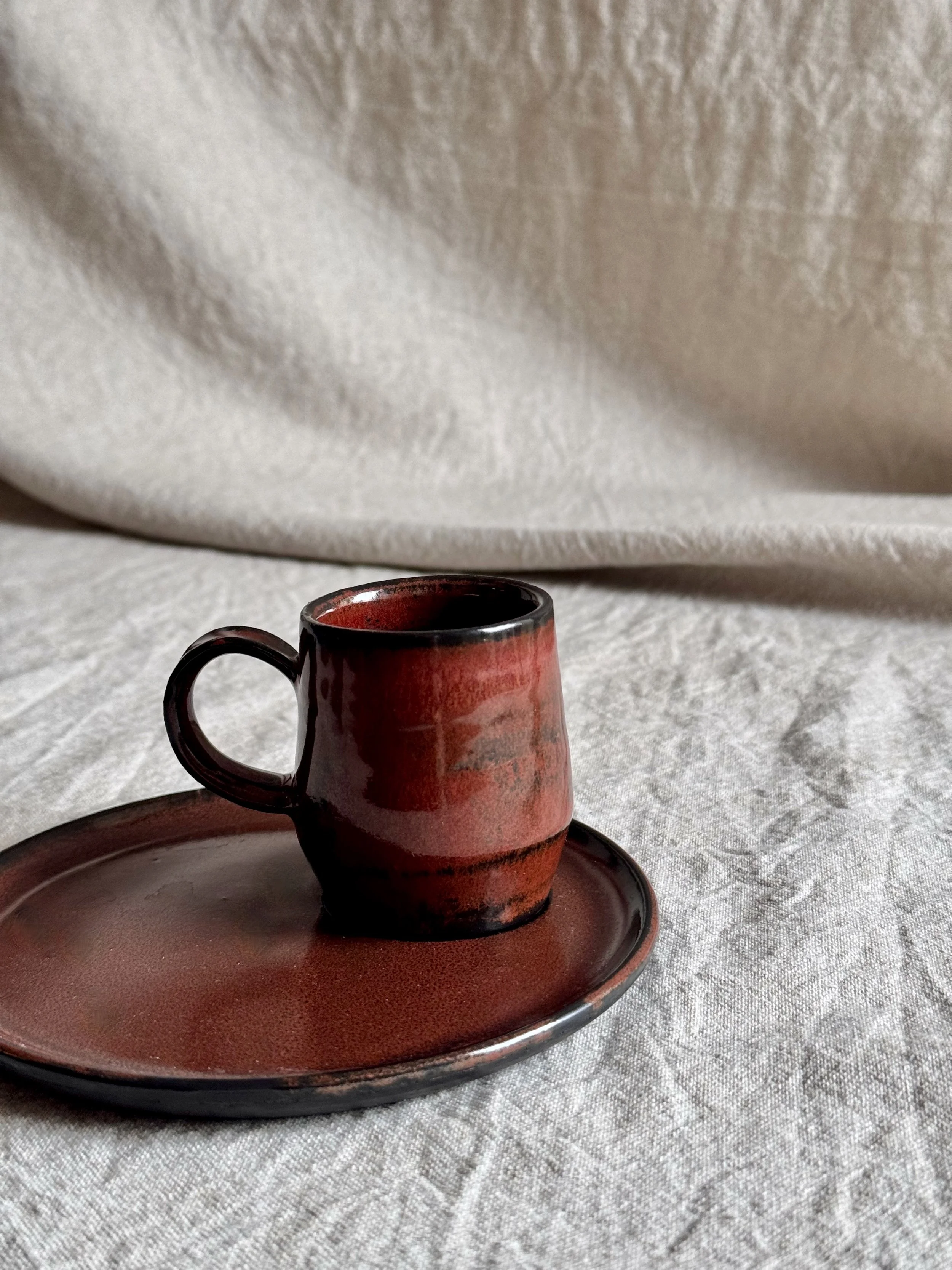 (Twee) Doppio Cup and Offset Saucer