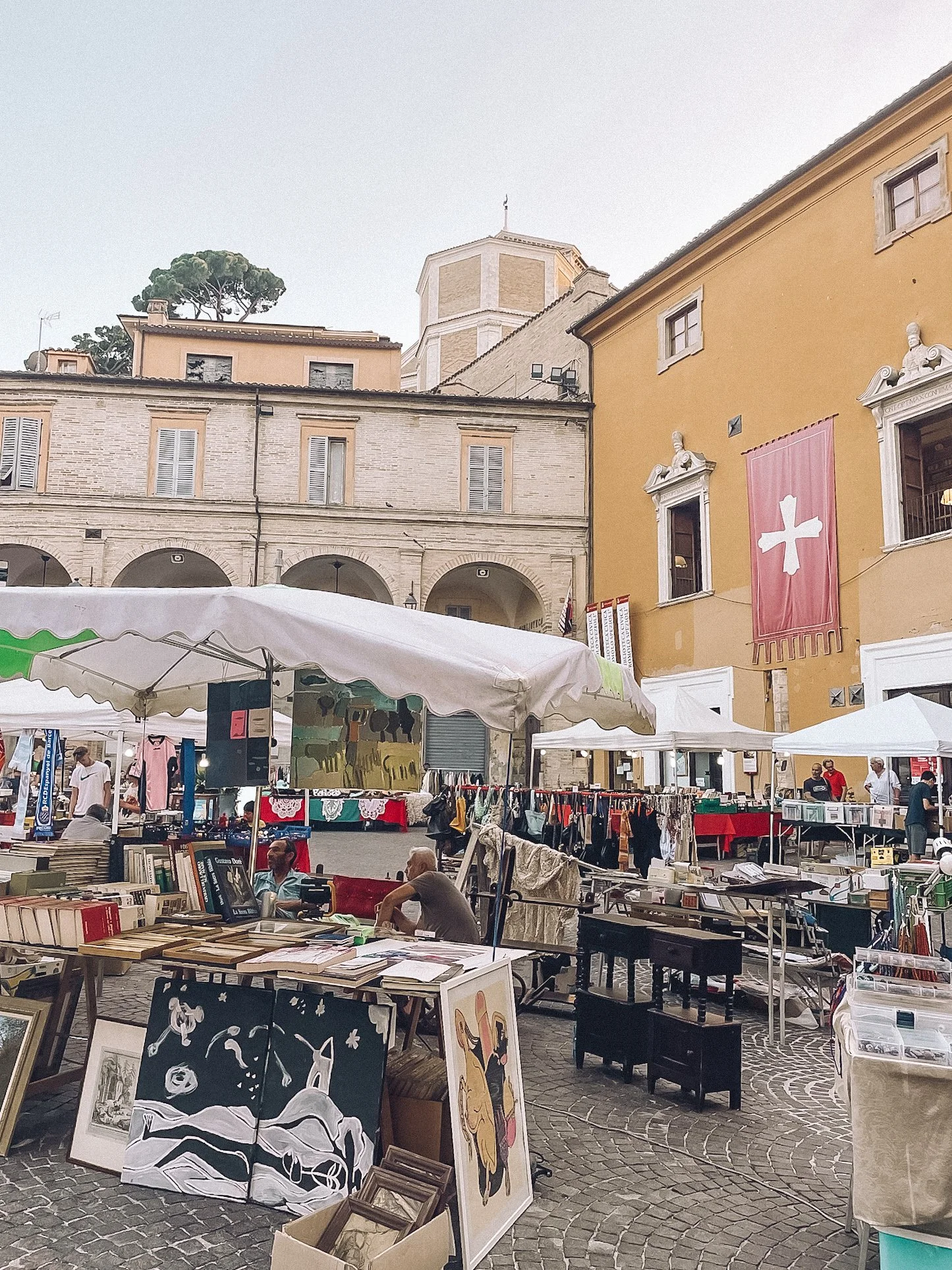 THS_Local Markets_Ascoli Piceno_Piazza del Popolo.JPG
