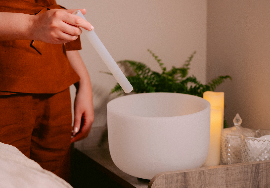 HOLISTIC HEALING & BODY.png