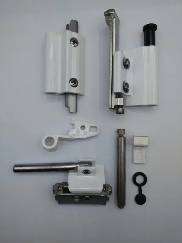 Juego bisagras oscilo 130kg. Grupo bisagras, superior e inferior. Aperturas oscilobatientes. Capacidad máxima carga 130 kg por hoja.