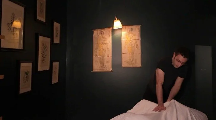 Sometimes tension is not something to fix, but something to listen to.
Massage meets the body where it is, inviting muscles, breath, and awareness to soften in their own time.

Book a massage with Tony at Hawthorn today!