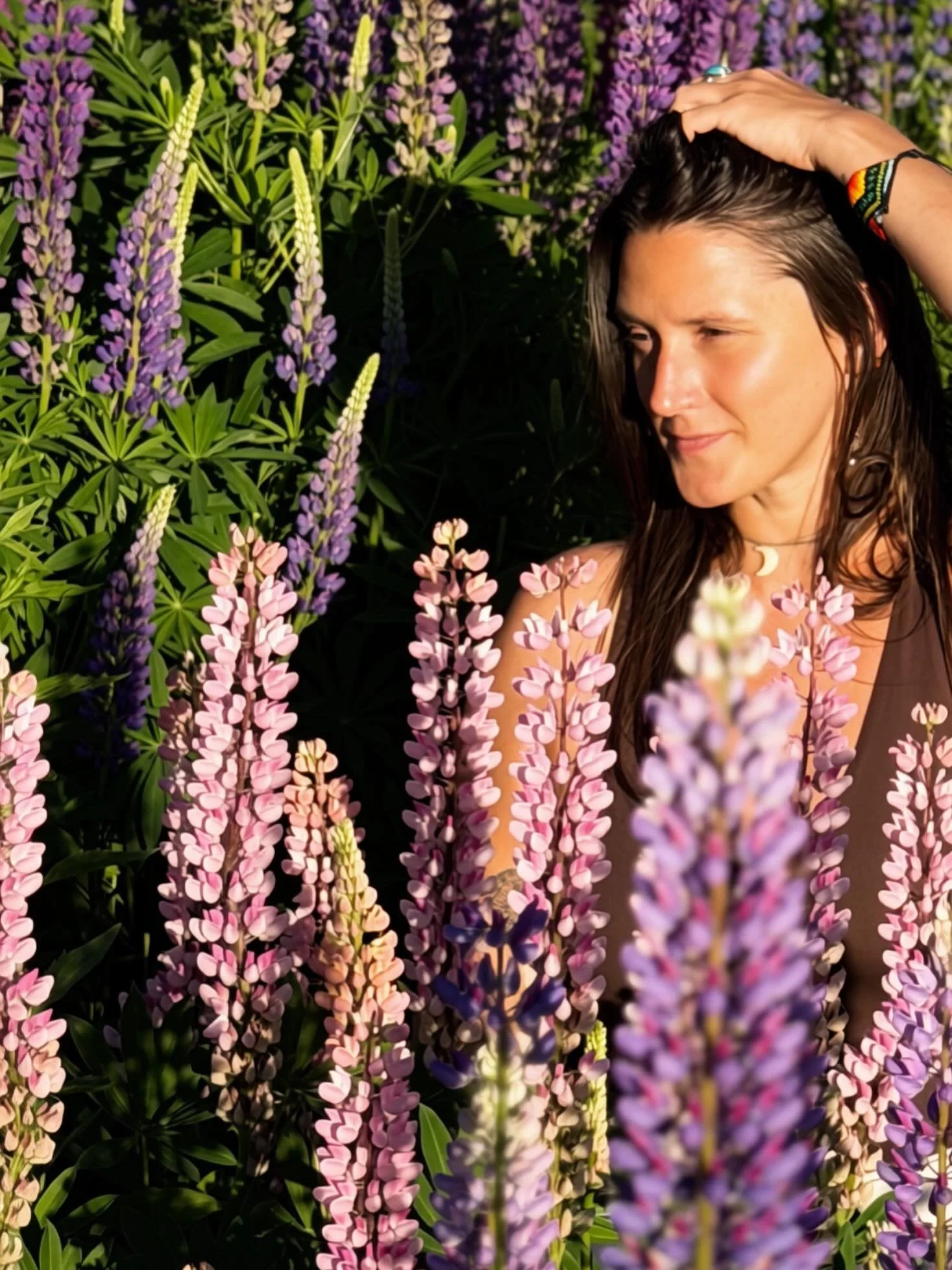 Touch grass. Flower gaze. Bloom bathe. Buzz binaural beats.✨ Sometimes the healing power of plants is felt without the need for an explanation. It arrives as a hillside painted in color, a garden buzzing with pollinator magic in June, a moment of won