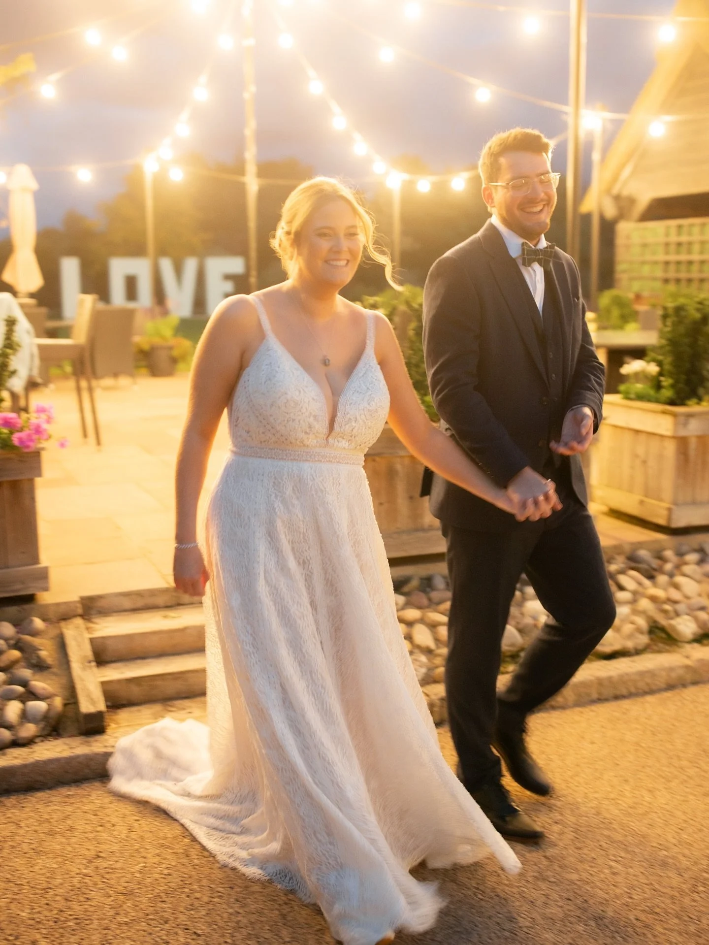 Charlotte &amp; Mark 🍂

Every wedding needs a wedding bible 🙌🏻 Congrats you guys! Perfectly planned and perfectly executed across the day 😉

Stunning set of previews from the lovely @channels_essex 🧡

//

@charlotte.s_web 
@markdb.97 
@channels_