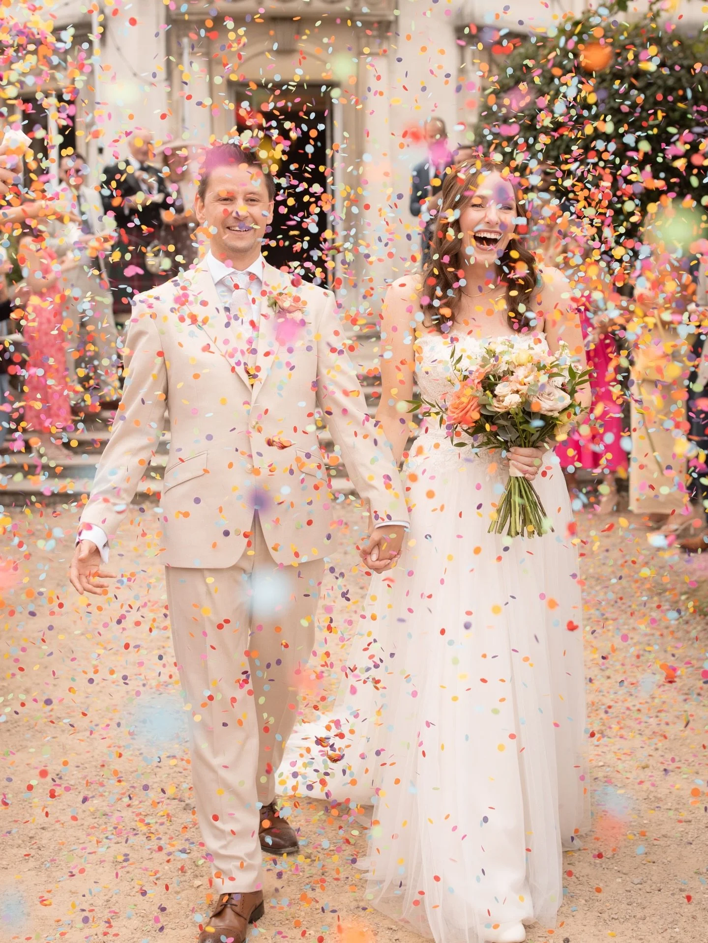 Those confetti entrances 🎊

*Works best straight after the ceremony outside. Only takes a few mins to set up. 

*I always recommend biodegradable paper confetti - see @yourconfetti / Real petals drop quickly / dried flowers get stuck on every part o