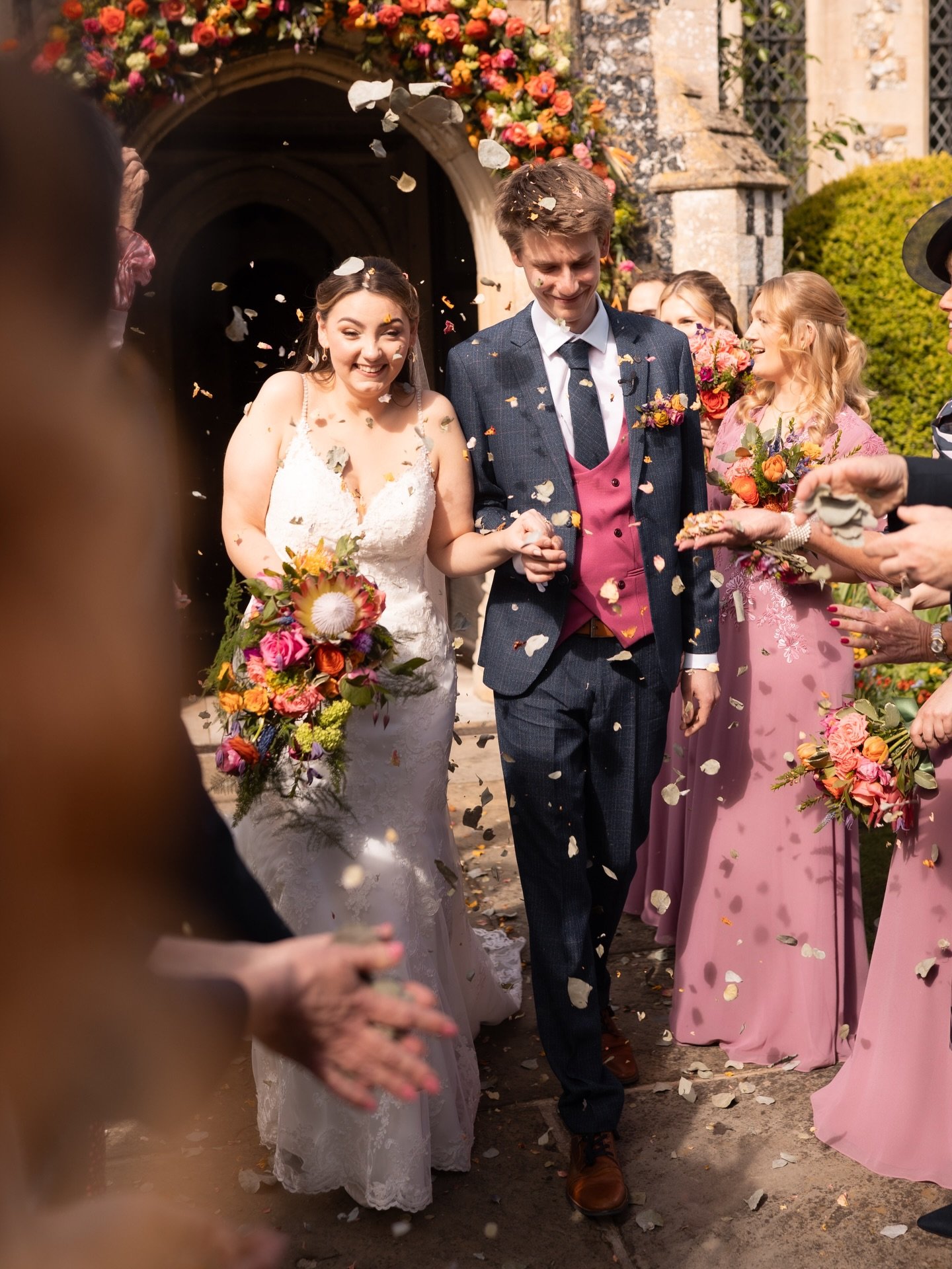 Happy second anniversary to Kate &amp; Chad 🤩 

//

@kate_griffiths_ 
@chad1914 
@hengrave_hall 
@veritymarstonfloraldesign 
@doll_creative 
@milsomweddings 
@missstellayork 
@foxandbraces
