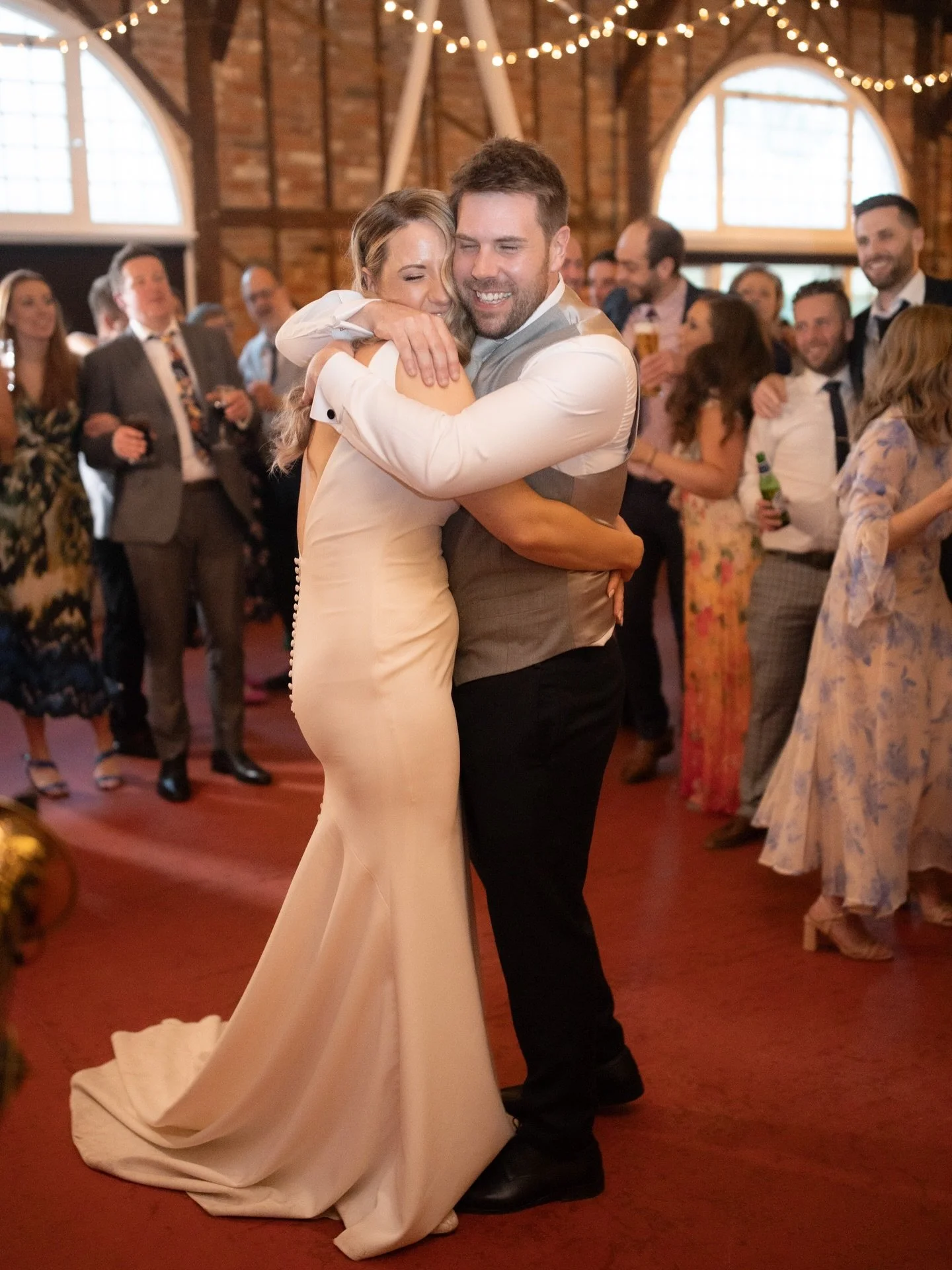 Little throwback to Jen &amp; Rob over at @markshallevents 😘

Happy Sunday!!

#lissimorephoto #essexweddingphotographer #suffolkweddingphotographer #markshall #markshallwedding
