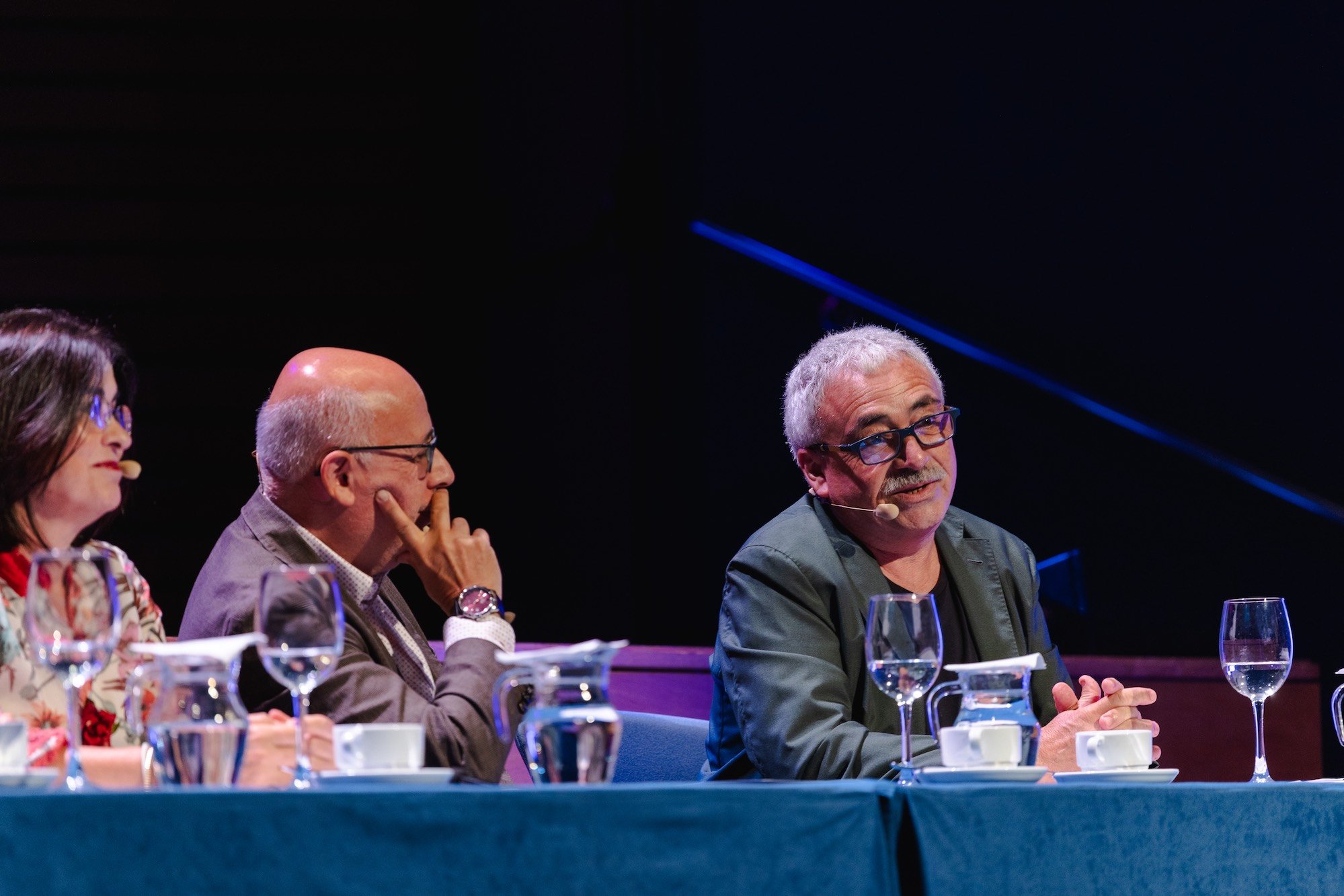 Manuel Benítez, subdirector de Programación y director artístico de la Fundación Auditorio y Teatro, interviene durante la presentación de la temporada