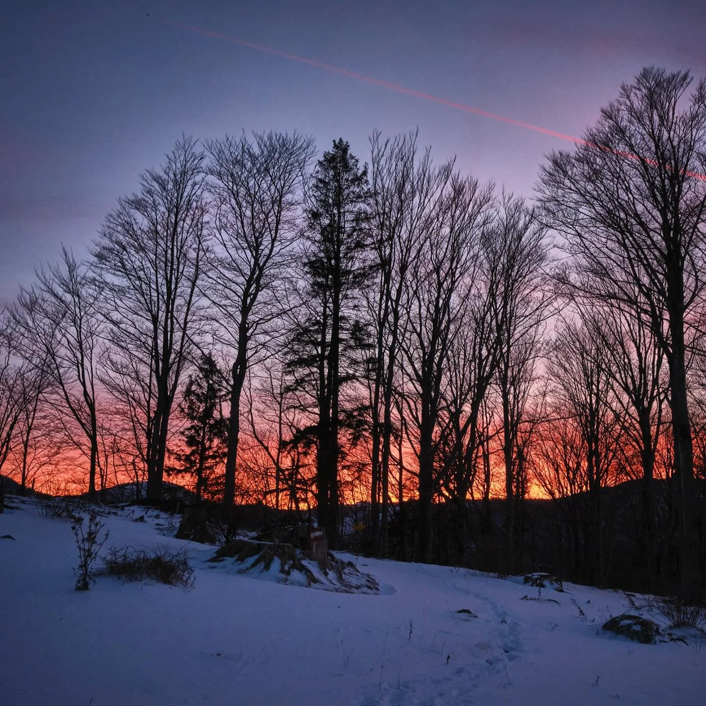 Music from @haniarani and sunsets in the mountains are pure magic and two of the best things in this world.

#sunsetmagic #haniarani #naturelove #&ouml;tscherliebe