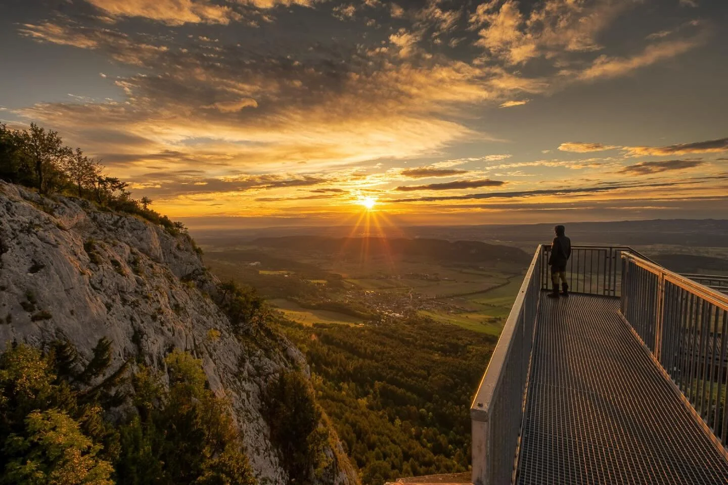 Guten Morgen! Wer findet Sonnenaufg&auml;nge auch so magisch wie ich?

#sunset #hohewand
