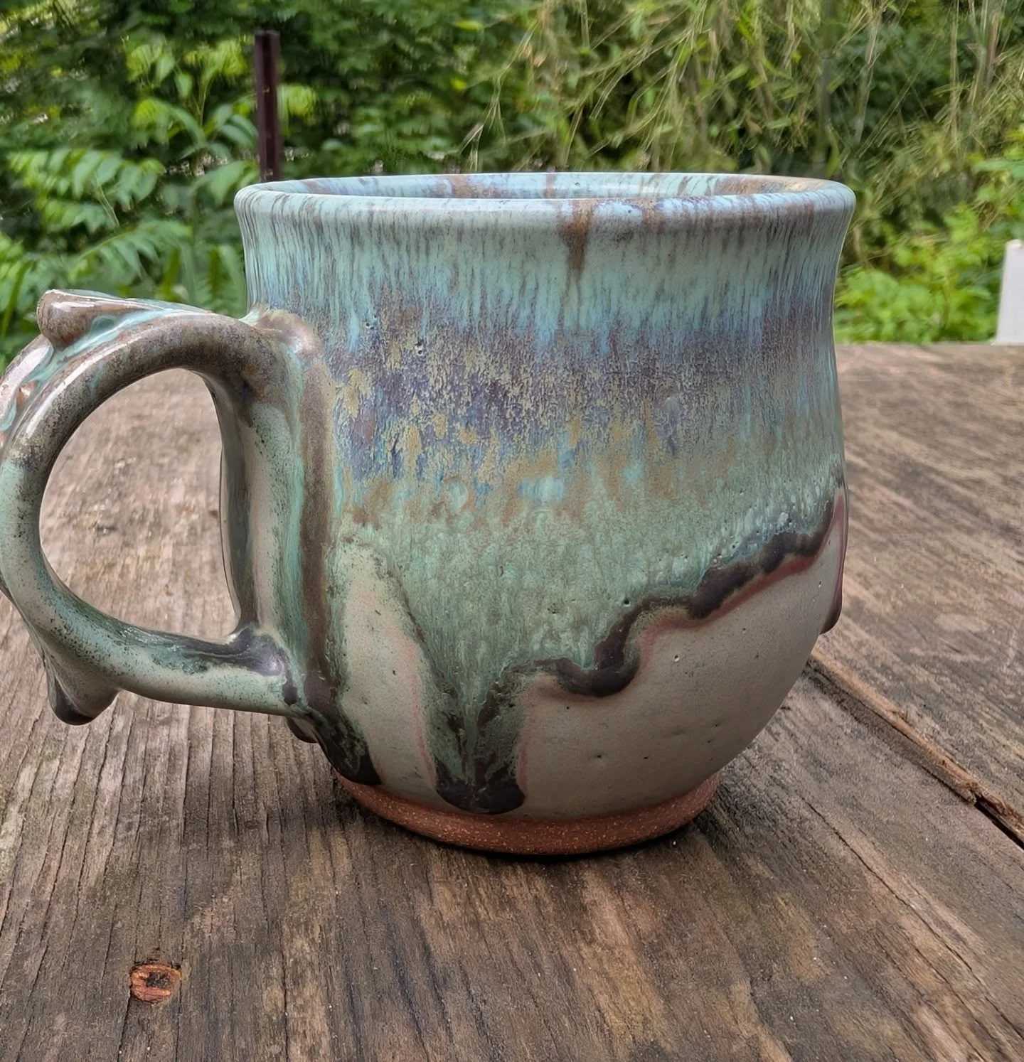 Gas fired cone 6 reduction pots came out pretty cool! 
&bull;
&bull;
&bull;
#gaskiln #reductionfiring #cone6reduction #pottery #prettyglazes #clayart #glazefire #gascone6