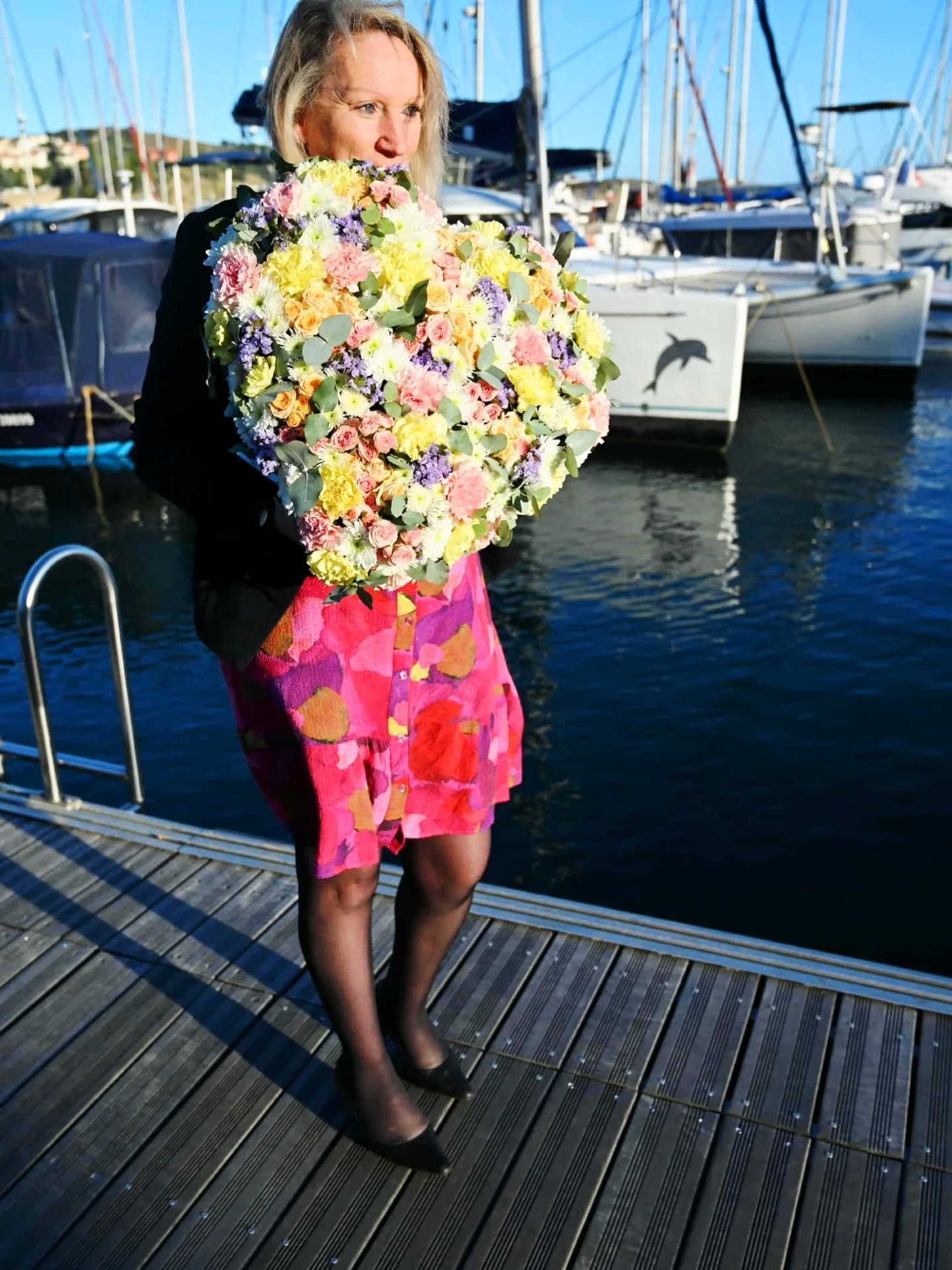 💖 Cr&eacute;ation Florale C&oelig;ur Pastel : L'&Eacute;l&eacute;gance Romantique de Violette &amp; Abricot🌸

​D&eacute;couvrez la douceur et la splendeur de notre Cr&eacute;ation Florale C&oelig;ur Pastel, r&eacute;alis&eacute;e avec amour par vot