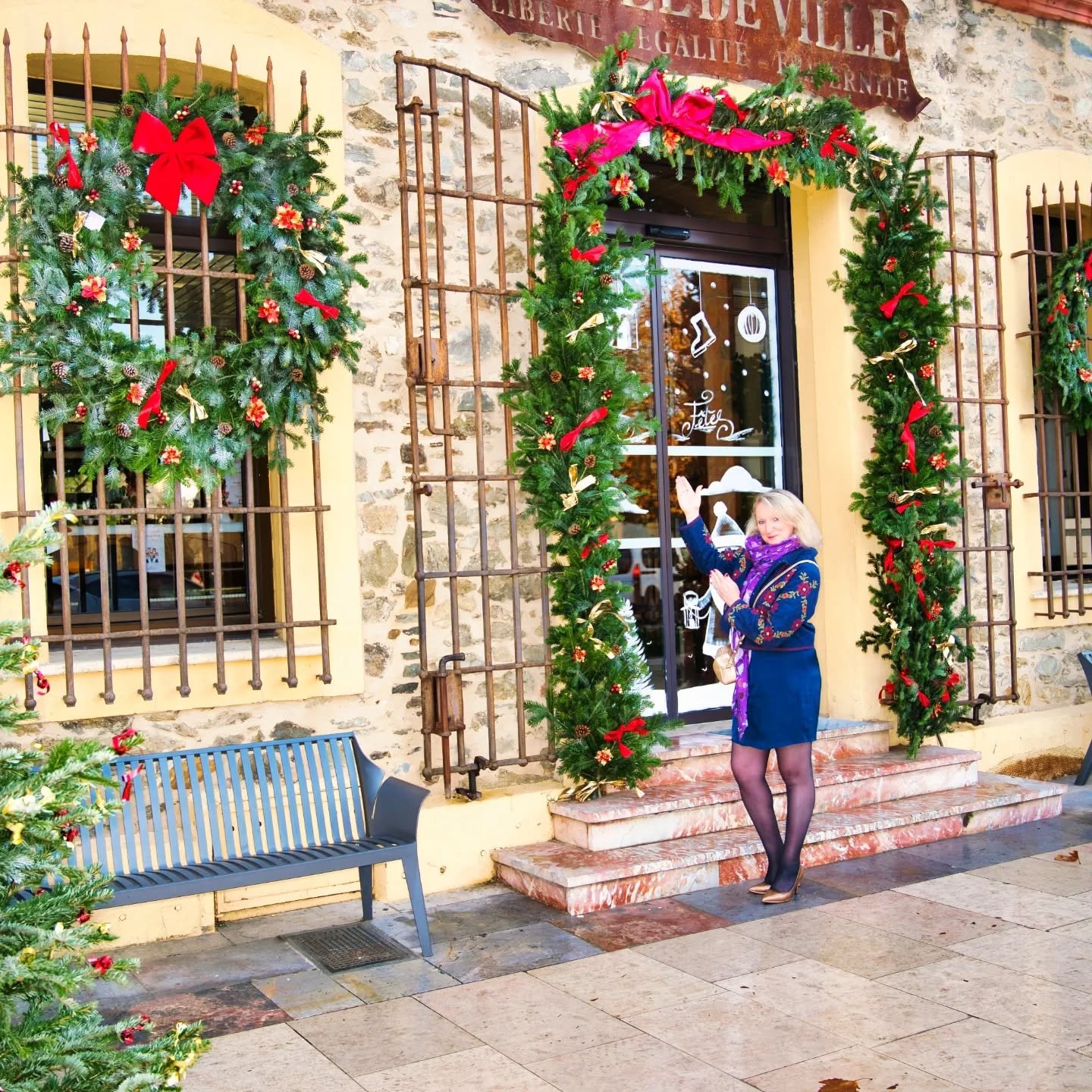 🎄⭐️ L'Esprit  de No&euml;l Catalan rayonne &agrave; la Mairie de Banyuls-sur-Mer ! 👑 🚩

Quelle immense joie pour Violette &amp; Abricot d'avoir r&eacute;alis&eacute; la d&eacute;coration de la fa&ccedil;ade de notre Mairie ! Voir nos cr&eacute;ati