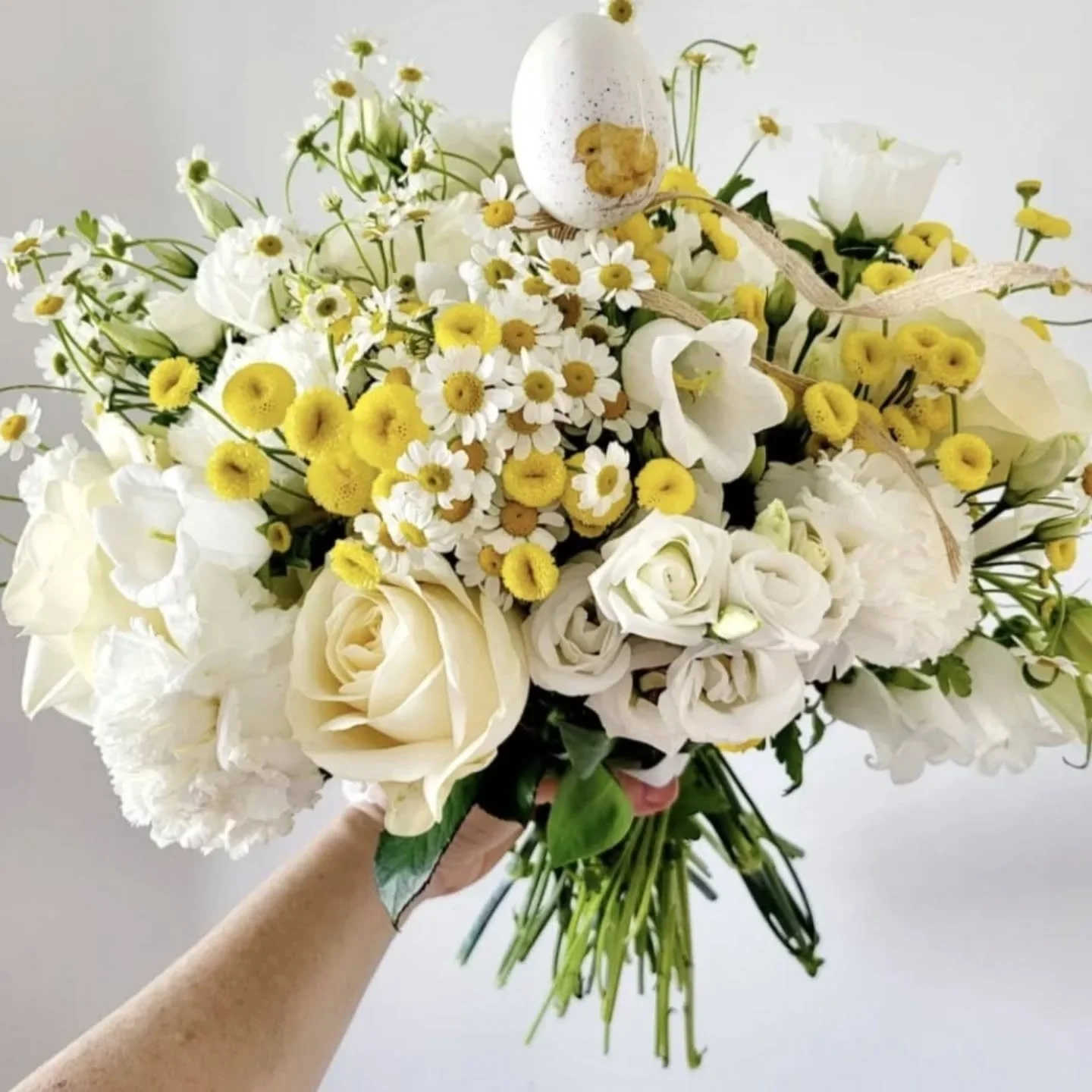 P&acirc;ques approche &agrave; grands pas chez Violette &amp; Abricot ! 🕊️✨

​Pour c&eacute;l&eacute;brer le renouveau, l'atelier se pare de ses plus belles couleurs printani&egrave;res. Cette ann&eacute;e, j'ai choisi de mettre &agrave; l'honneur l