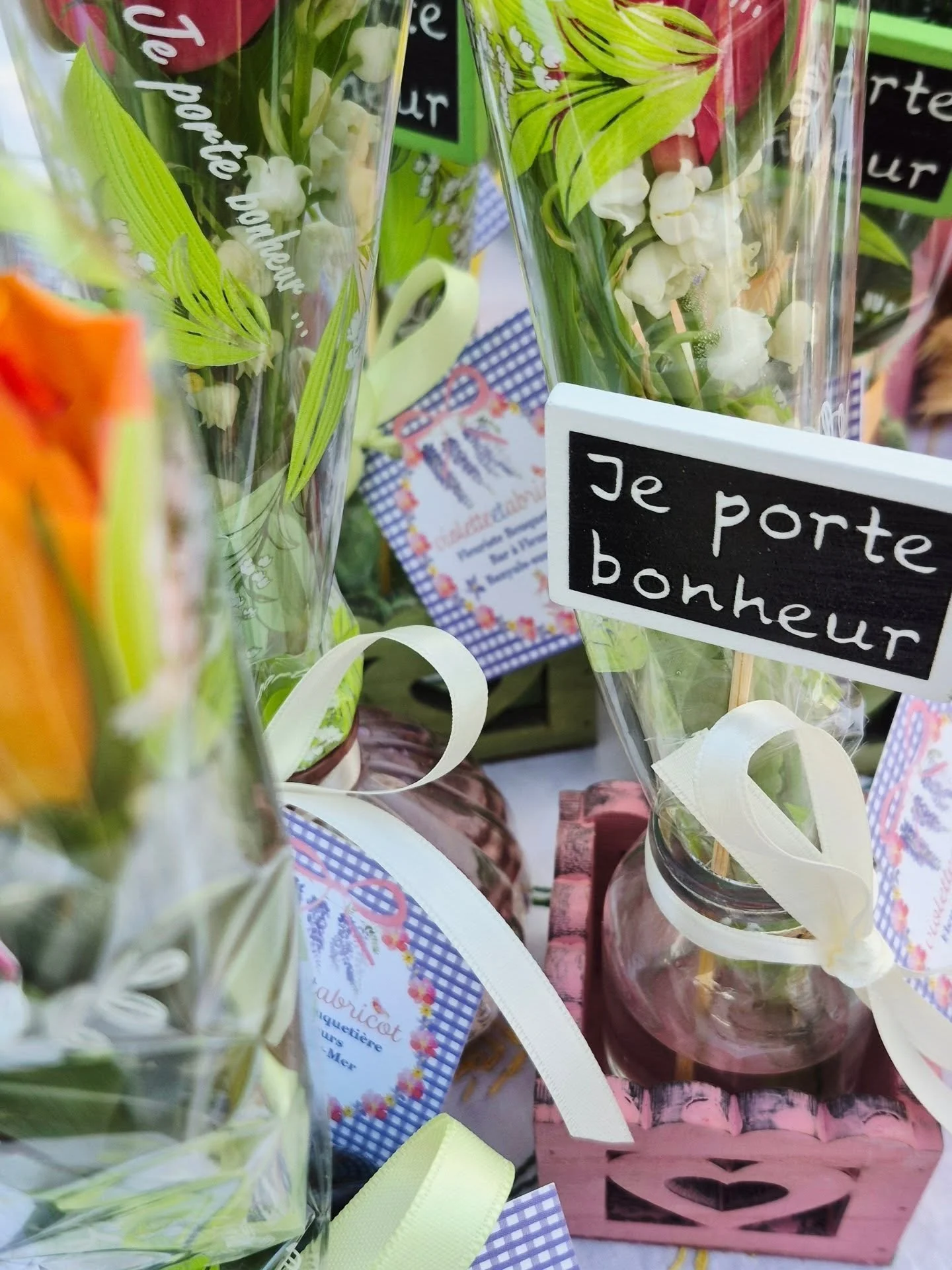 🌸❤️ Un brin de bonheur, un brin d&rsquo;amour... ✨

​Laissez-vous envo&ucirc;ter par le parfum d&eacute;licat de notre muguet 100% fran&ccedil;ais, cultiv&eacute; avec soin du c&ocirc;t&eacute; de Nantes. Quoi de plus pr&eacute;cieux qu&rsquo;une at