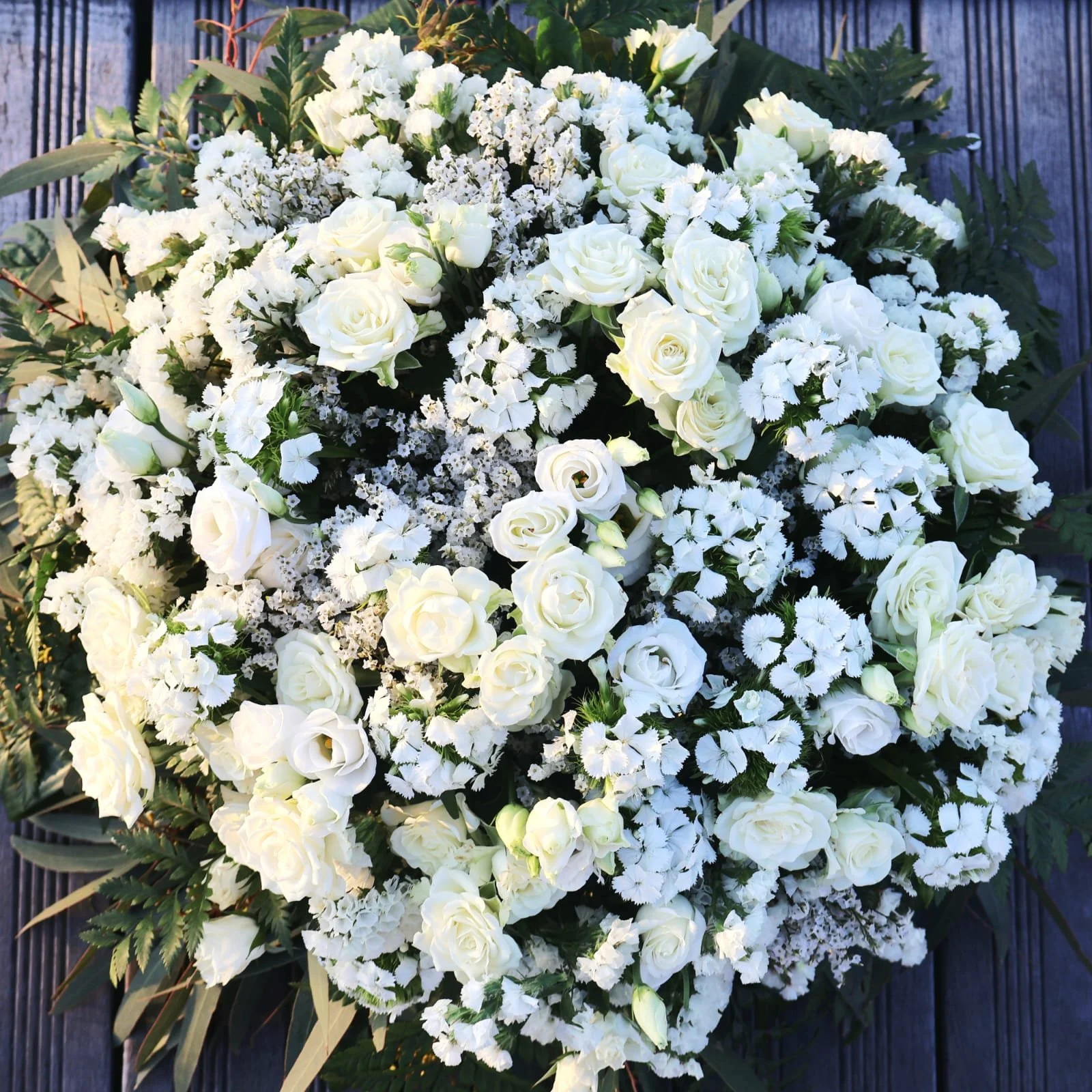coussin deuil blanc violetteetabricot.jpg