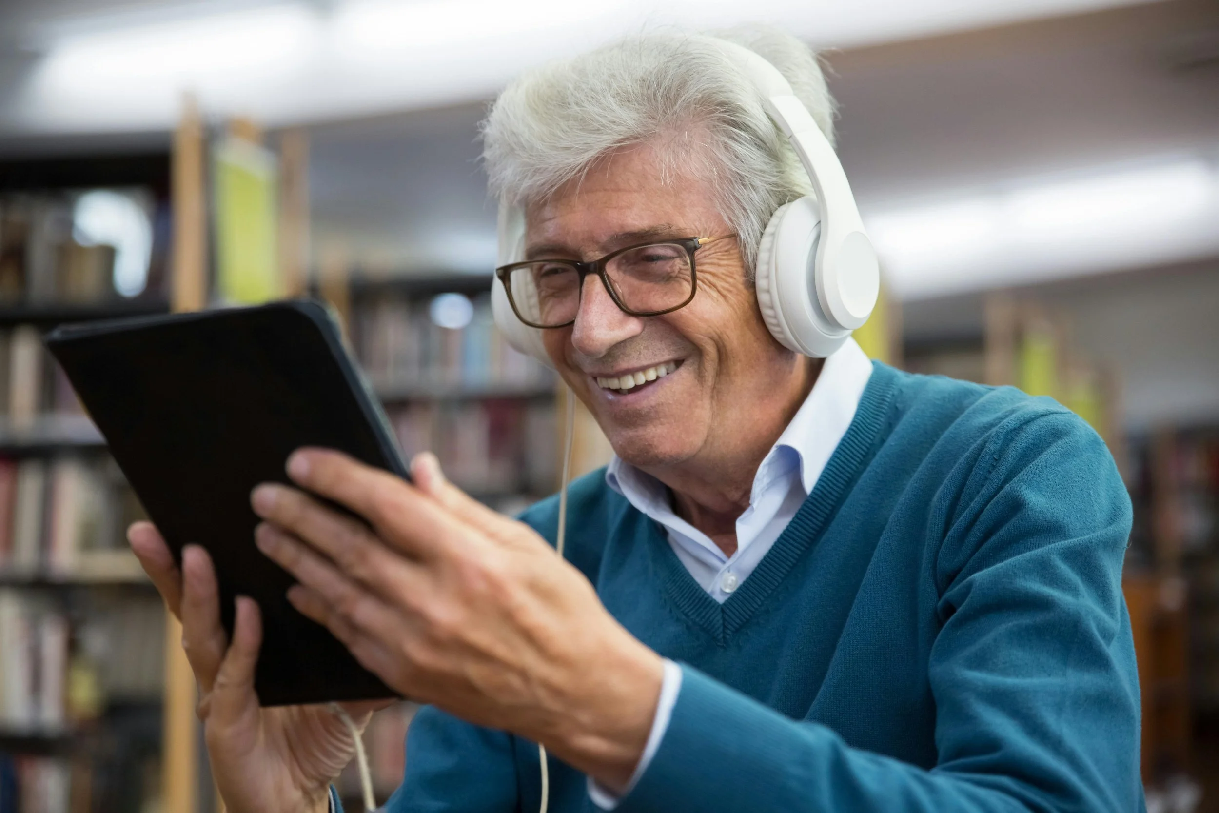 How to Support Your Aging Parents from a Distance