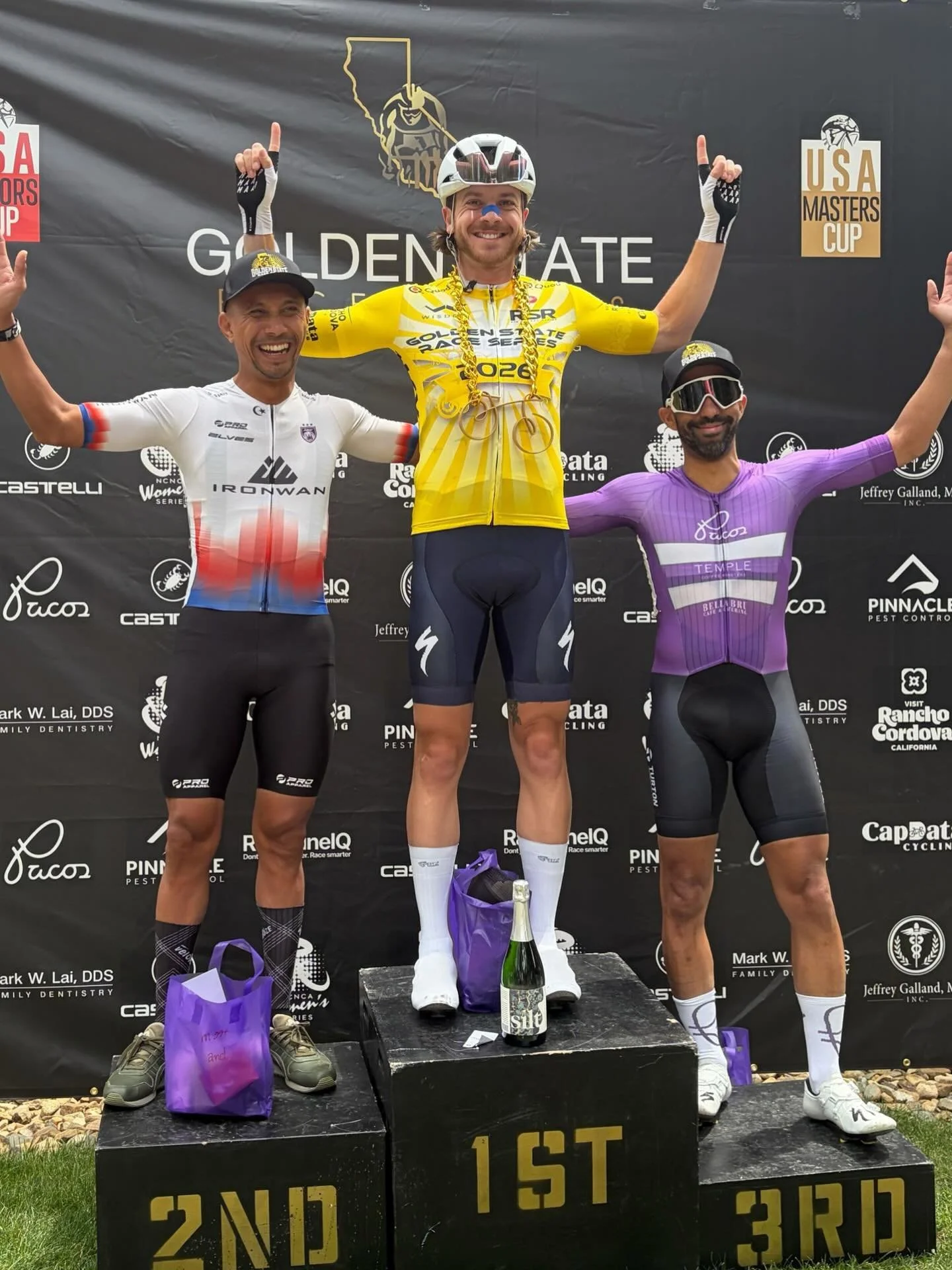 What a year for @michael.aibel  TT and Crit wins to secure the GC at Golden State Race Series:

Day 1: On a 6-mile ITT, he took first place with a time of 13:11, 40 seconds faster than the second-place finisher.

Day 2: Crit. On the final lap he rode