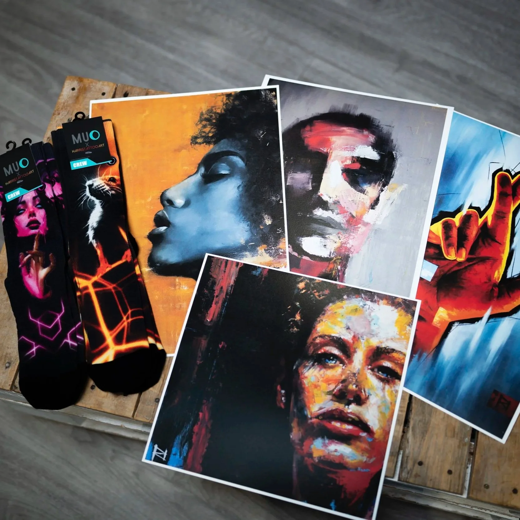 Free Giclée Art Print worth £100  (With 2 Pairs of Harris x MUO Socks)