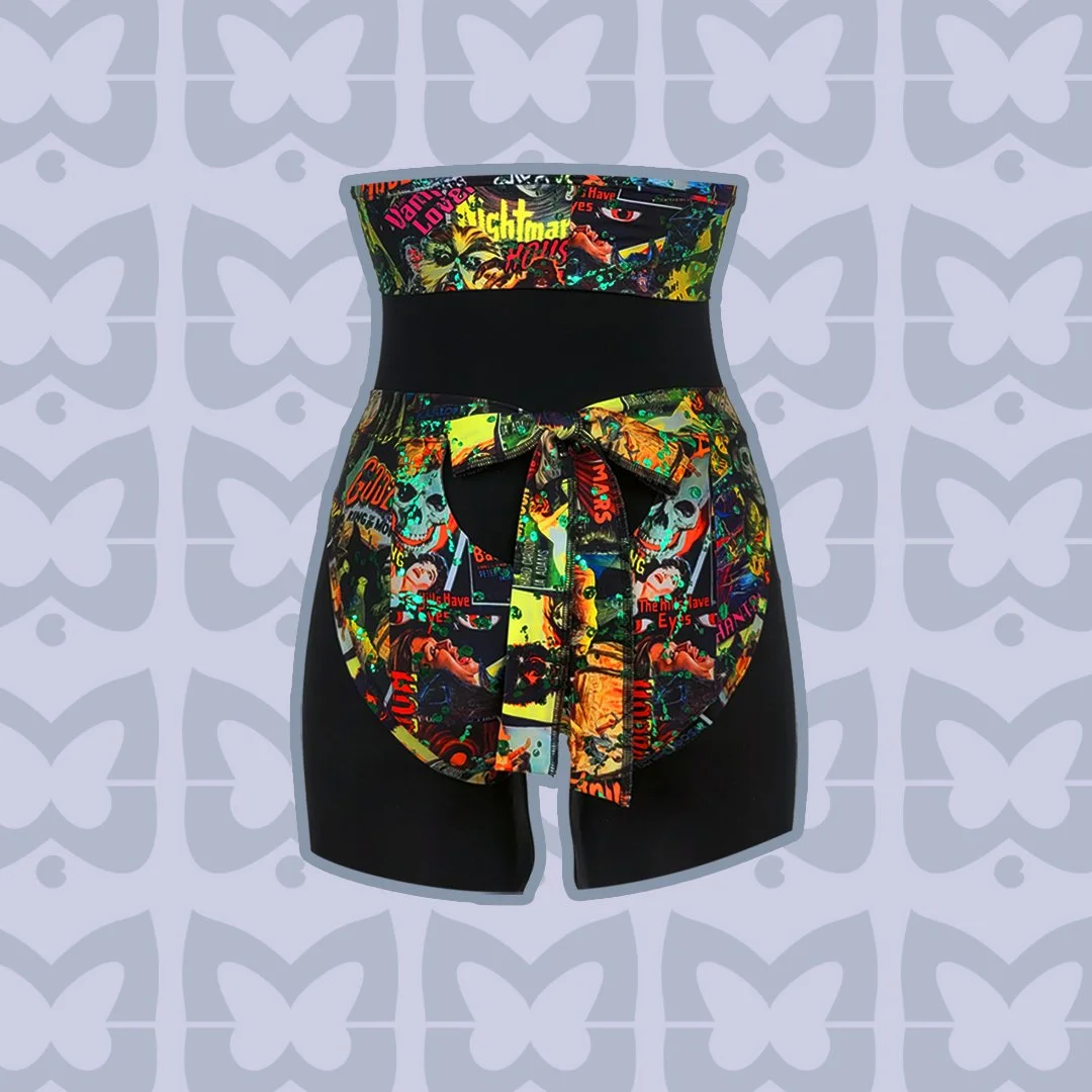 XS-XXL Badehöschen "Fröhliche Hüpferin", Popodekolleté, hohe Beinausschnitten, niedriger Bund und Schleife.