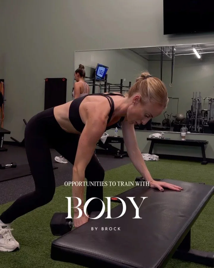 My client @hanvancook who has seen incredible results since training with me post 4th baby 💪🏼

Opportunities are super limited! Join a class or book a small group session to get in quick &ndash; otherwise, join the waitlist for 1:1&rsquo;s! 

DM me