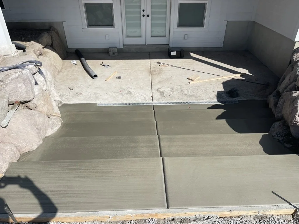 Concrete stairs to basement