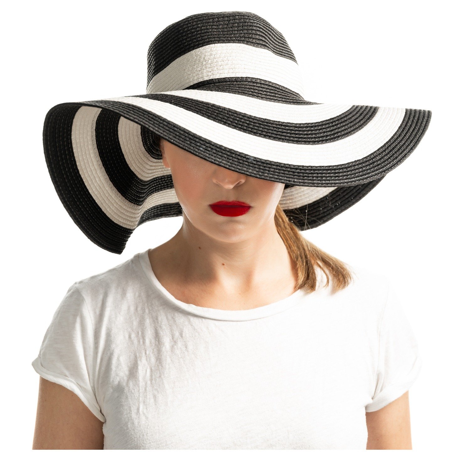 I had a blast creating this image for the @profotosharethelight race for the gold challenge! This month's theme is High Key. While high-key isn't my usual style, it was fun to play around and create some different lighting! BTS in stories shortly.

*