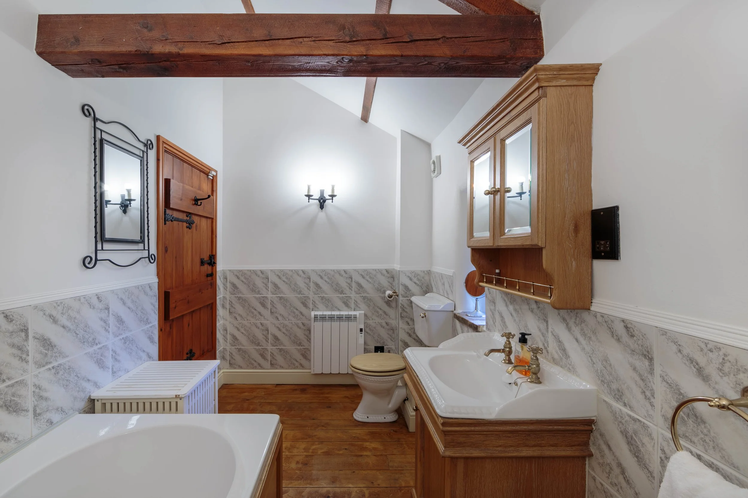 Master_Bathroom-2.jpg