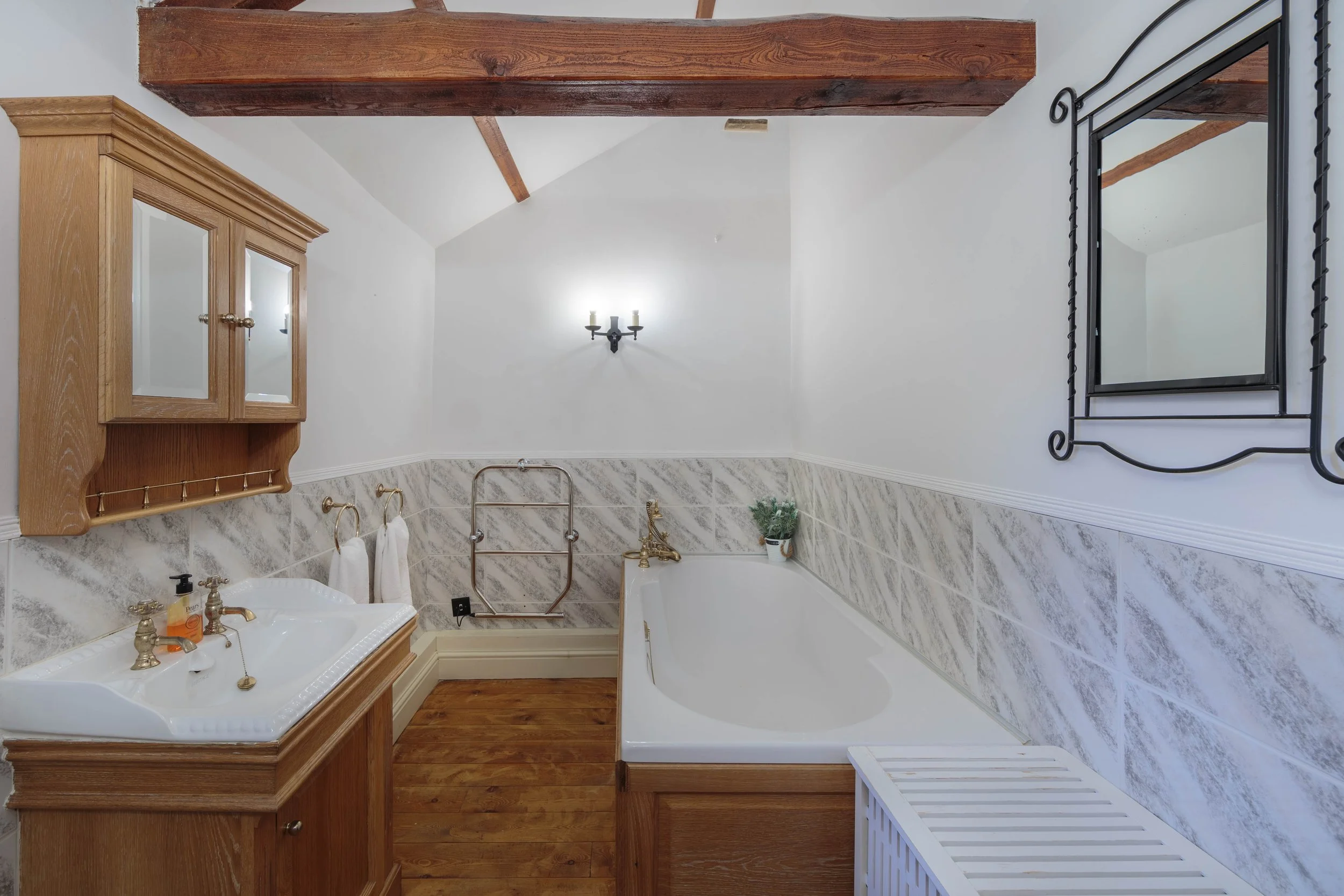Master_Bathroom-1.jpg