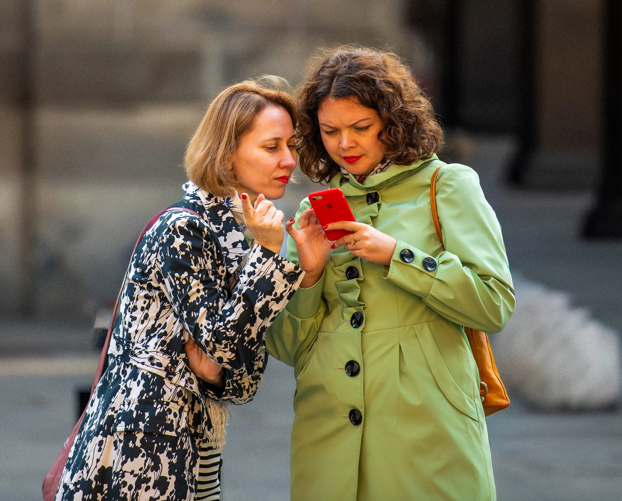 BCN Cellphone Ladies.jpg