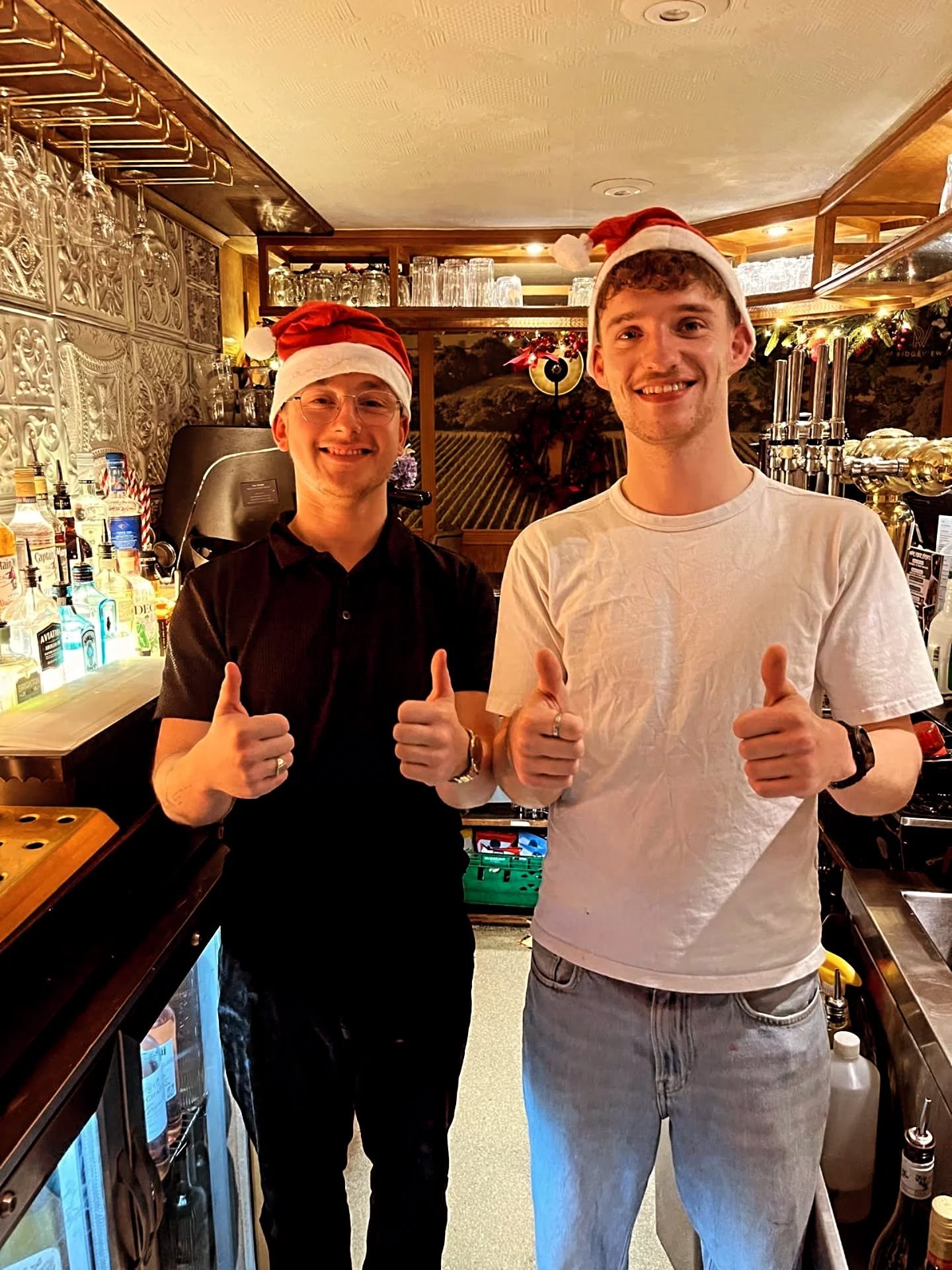 What a way to start the festive season! 🎄✨

Thank you to our lovely neighbours @flourpotbakery for inviting us to take part in their first christmas Market on Wednesday and to the fantastic @davewilliamsmusic for the beautiful Jazz - The atmosphere 