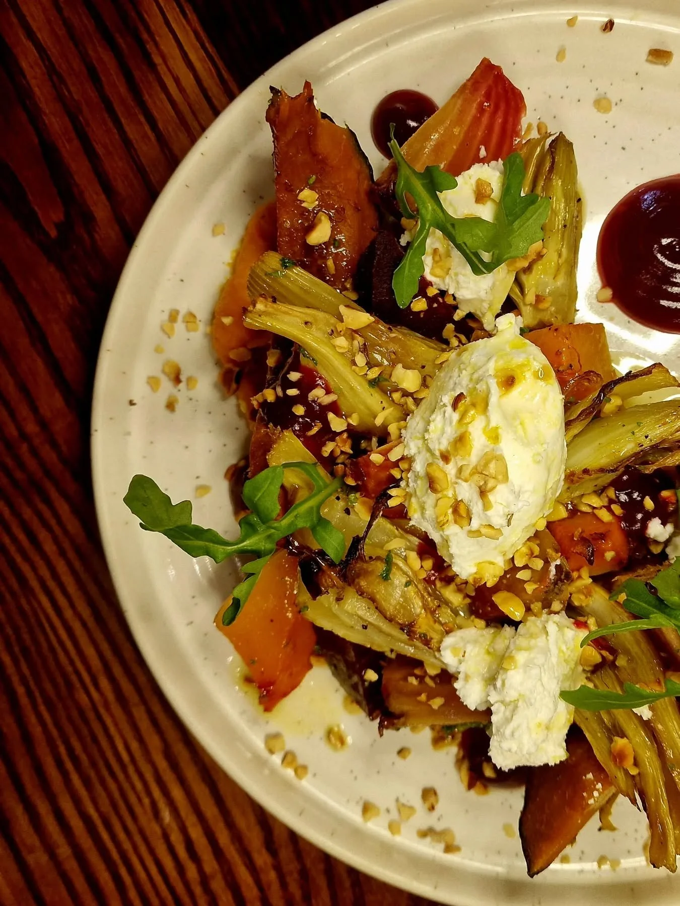 Winter warmth on a plate😍

Roasted seasonal vegetables, whipped goat&rsquo;s cheese and a touch of hazelnut crunch. Simple, comforting, beautifully balanced. ✨

#PubDiningGarden #Foodie #warmwinter