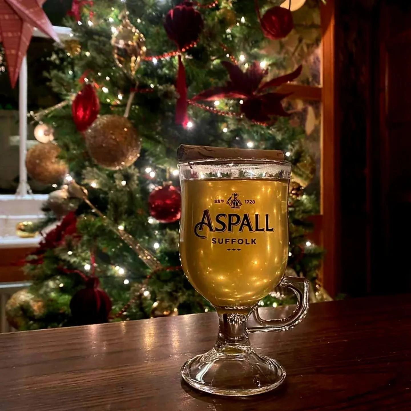 Mulled wine and Cider season 🍏🍷

@aspalluk

#Hoveplace #PubDiningGarden #Winterwarmer #MulledCider