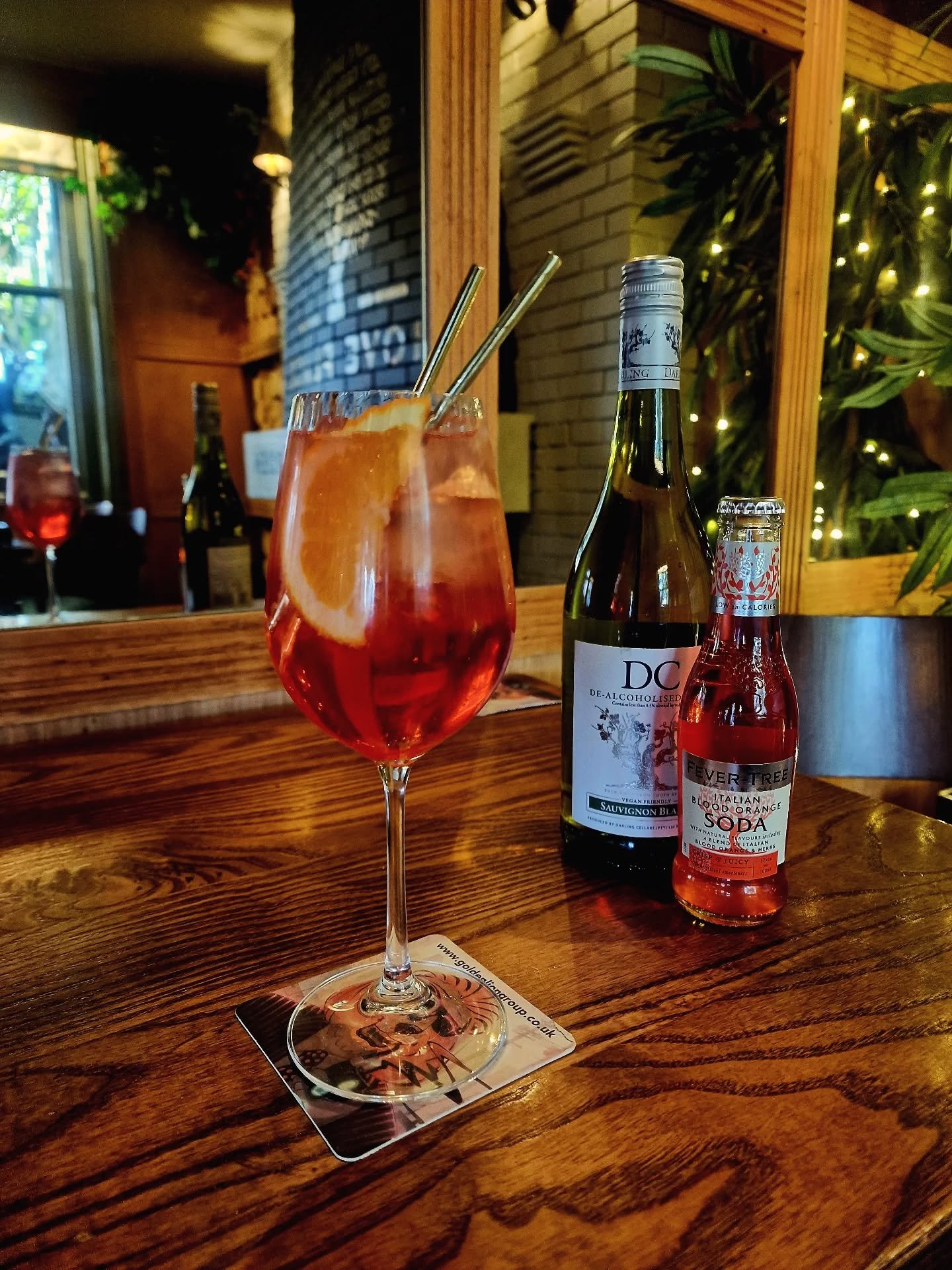 Our no alcohol take on the spritz you all know and love 🍊

This spritz pairs Tanqueray 0%, Darling Cellars sauvignon blanc 0% and Italian blood orange soda 😍

#PubDiningGarden #dryjanuary #lowandnoalcohol #hove