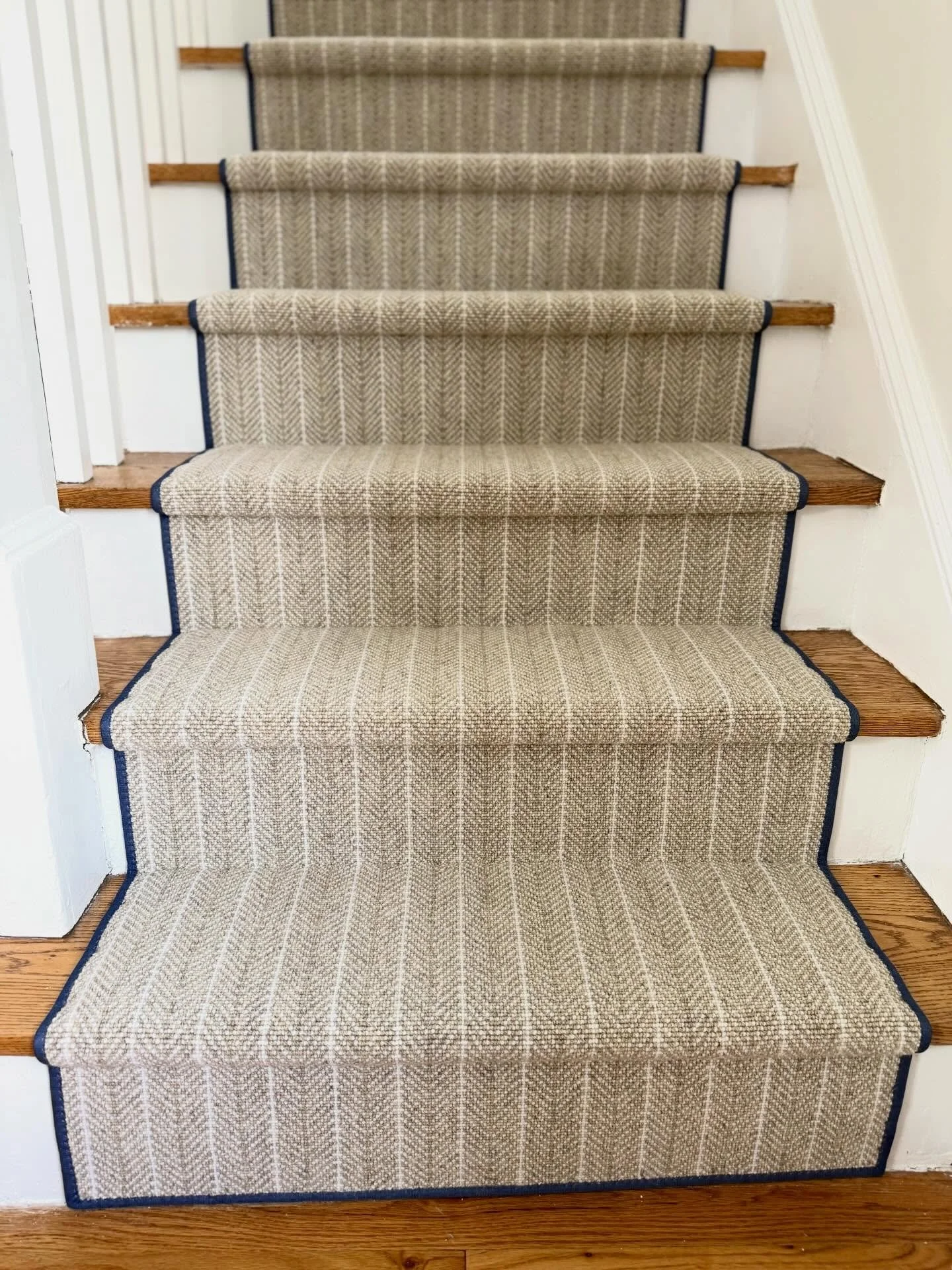 The most beautiful runner was finally installed today after weeks of waiting. Proof that the right runner can completely elevate your entry and set the tone for the entire home.