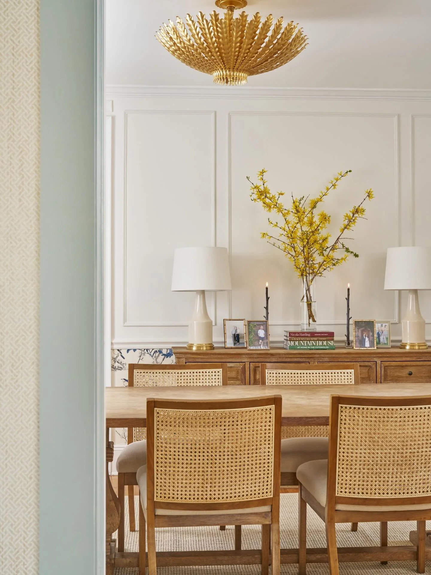 Room transitions are where the magic quietly happens. 

Photo by @lauradronskiphoto