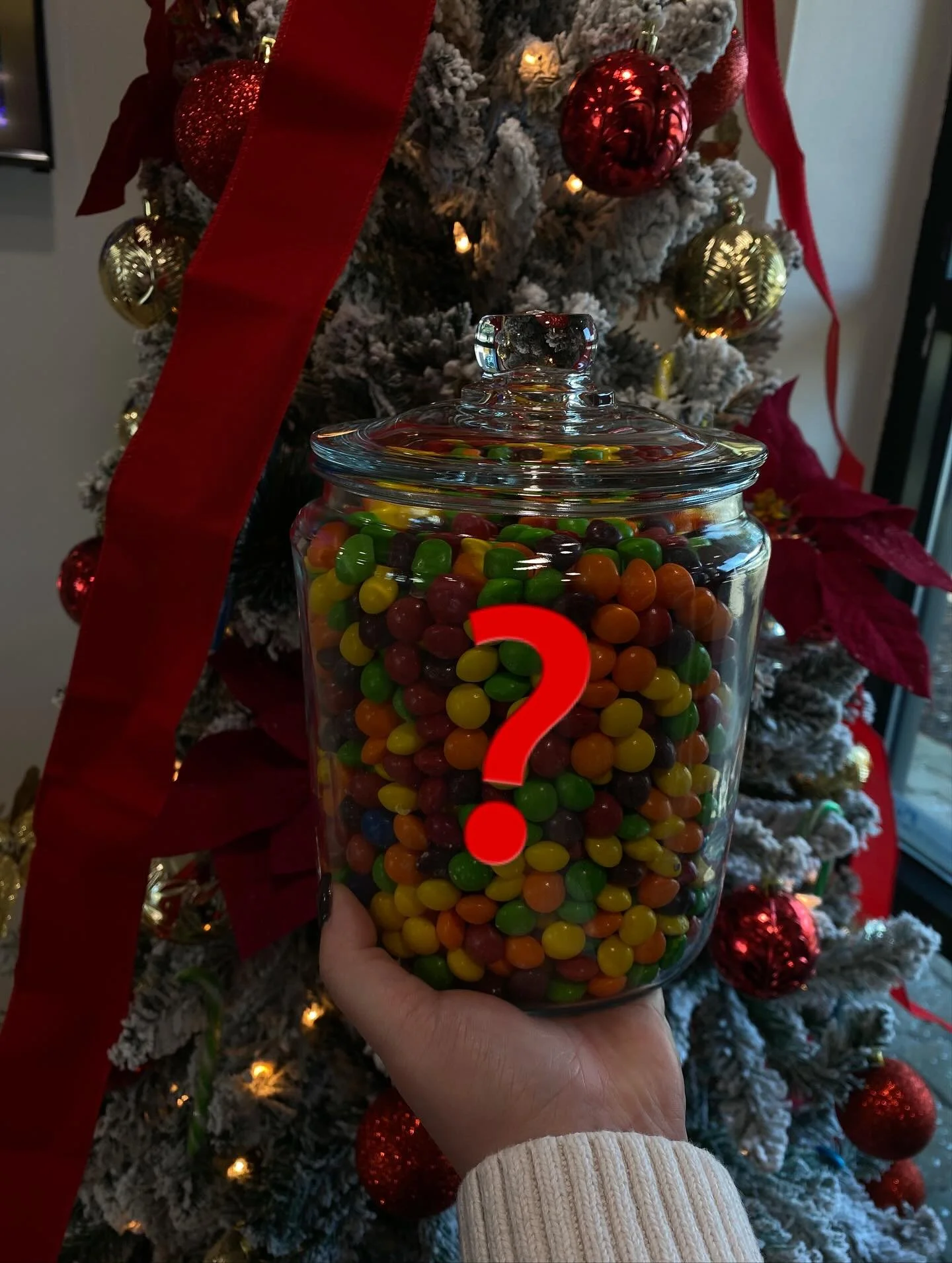 ✨Holiday Challenge Time ✨ 
Guess how many Skittles are in the jar 👆
Closest guess gets to have a sugars rush and Thanksgiving Dinner on US! 🍬🥘 
Come to the office and check the jar out and submit your guess! 
Tag a friend you&rsquo;d share the jar