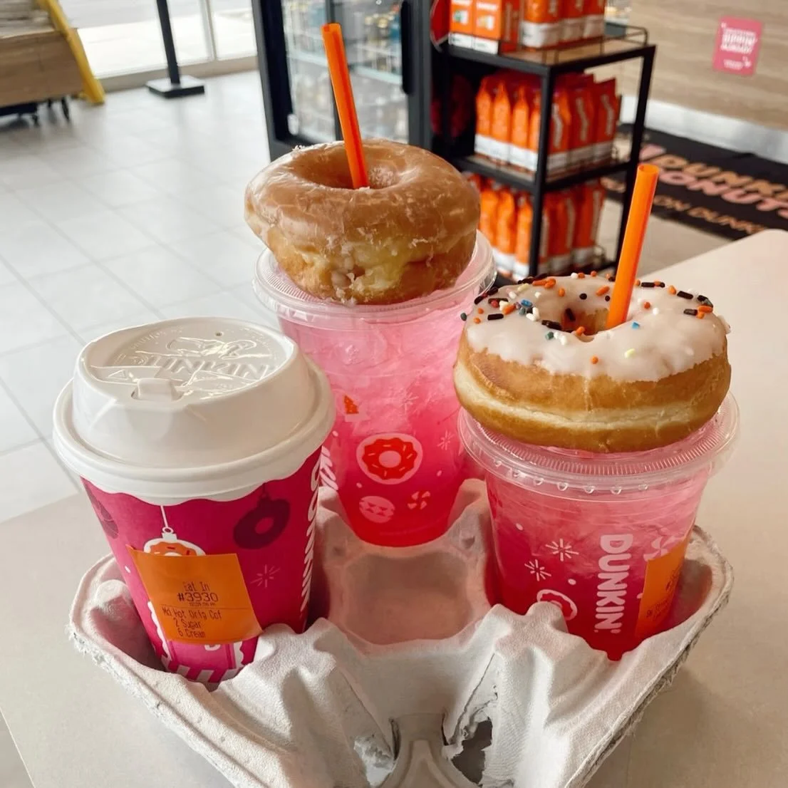we know some of you are still home! 😉 double tap Tuesday is here and this one&rsquo;s a good one ☕️ 

enter to win 3 $15 gift cards to Dunkin by doing the following &mdash;

☕️ like this post
☕️ comment your spring break plans
☕️ have one friend lik