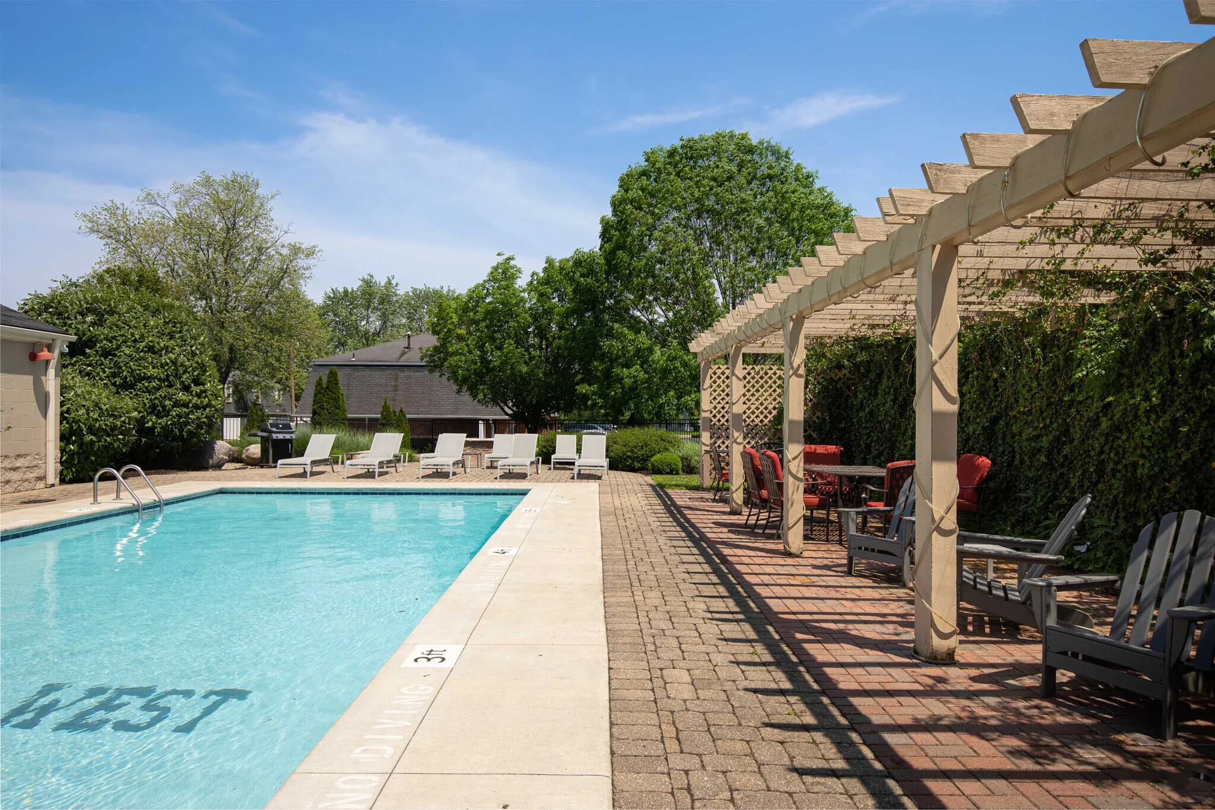 Oxford West | Apartments near Miami University | Outdoor Pool