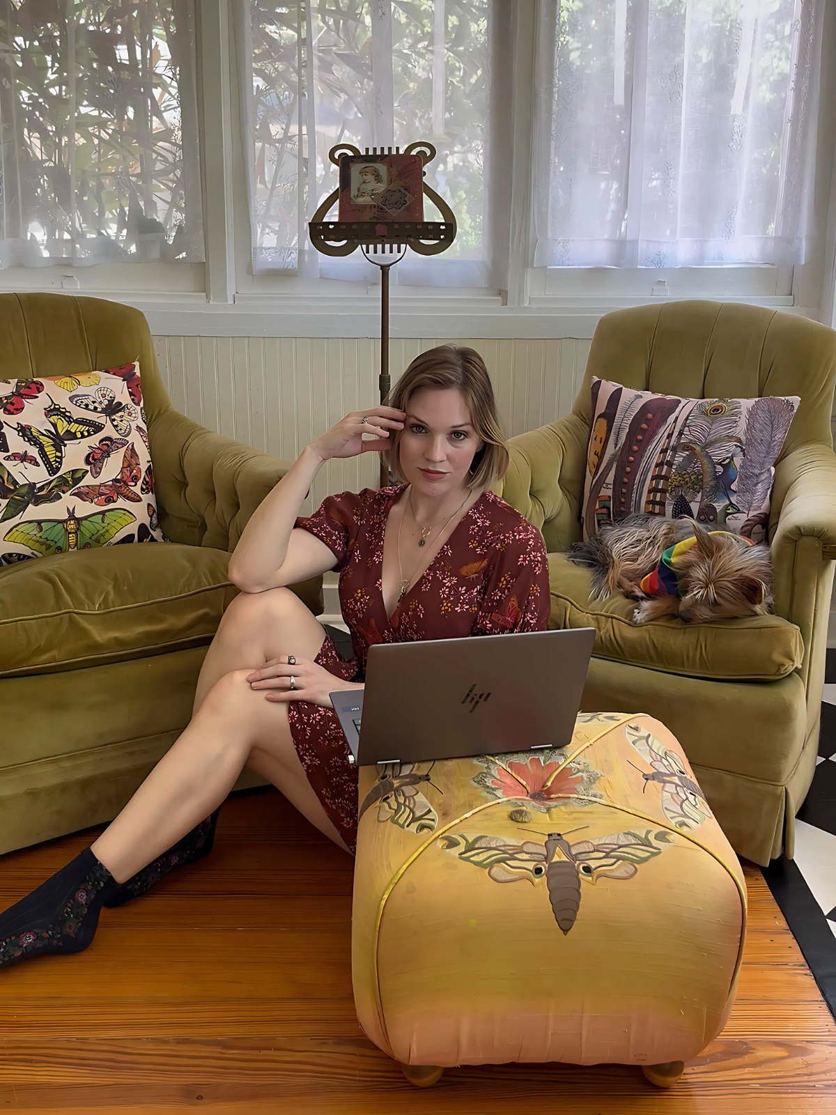 Tabitha Starr, soul-led business coach and branding expert helping spiritual coaches build aligned businesses