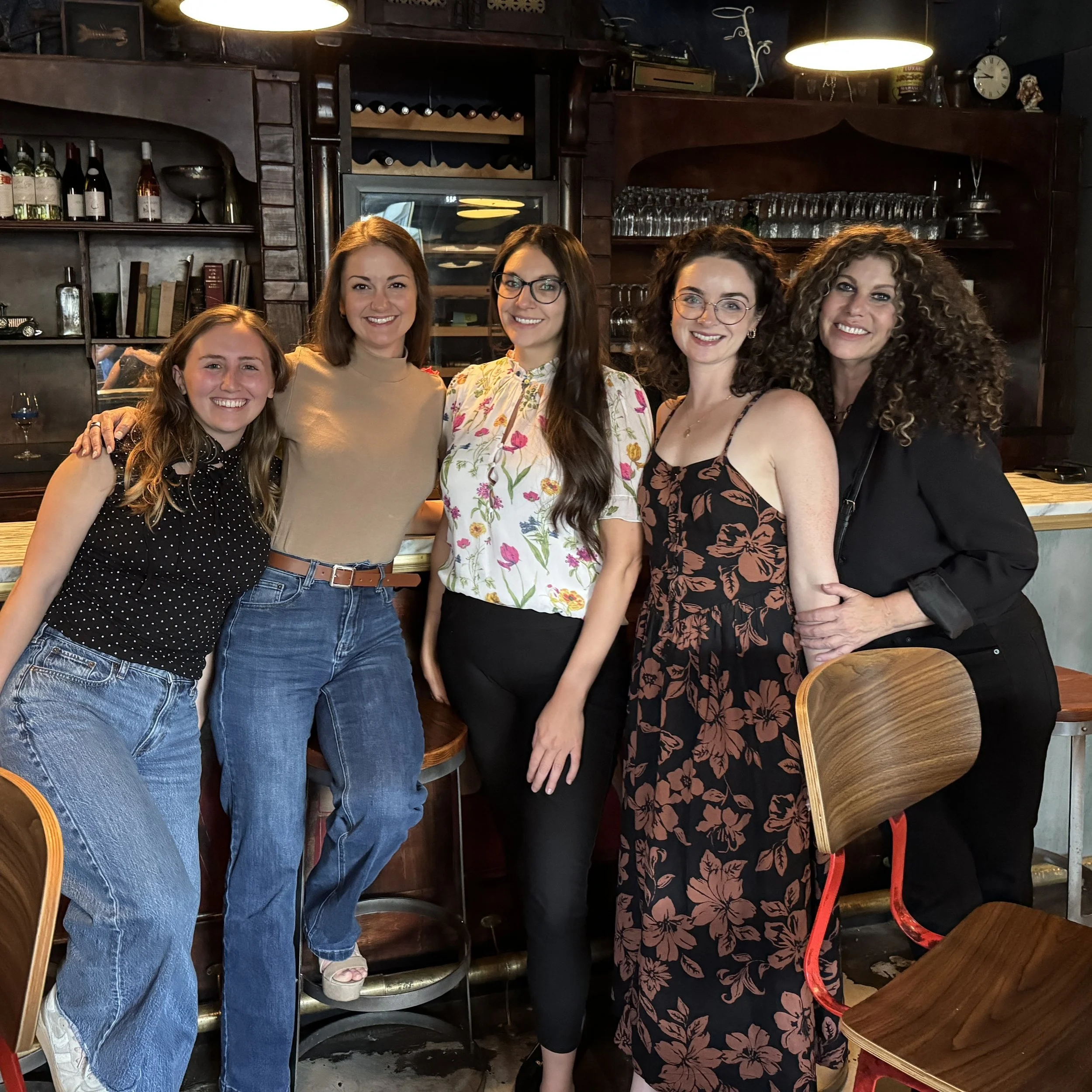 𝙒𝙤𝙧𝙠 𝙝𝙖𝙧𝙙. 𝙃𝙖𝙥𝙥𝙮 𝙝𝙤𝙪𝙧 𝙝𝙖𝙧𝙙𝙚𝙧 😉
Another Modea Team Happy Hour is in the books!
Sometimes great ideas are sparked over food and libations 🍹
More importantly, it's a chance to unwind, connect, and enjoy the company of an incredi