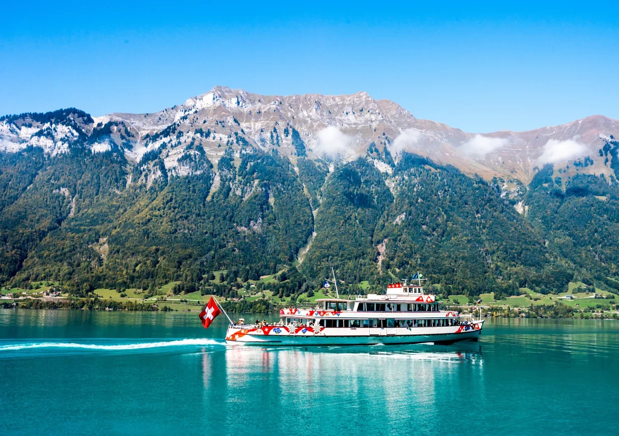 boat brienz.webp