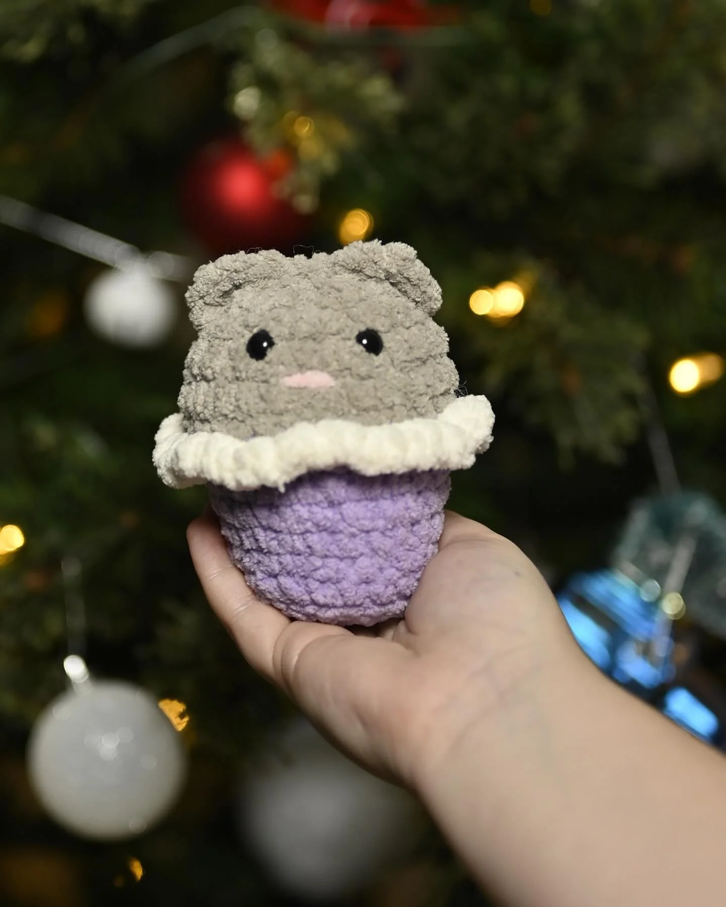 Had a blast crocheting this adorable Cat Cupcake Pattern. Thank you so much @hookphile ! You can get this pattern for FREE right now on their Instagram page! #crochet #catcupcake #freepattern #patterntester