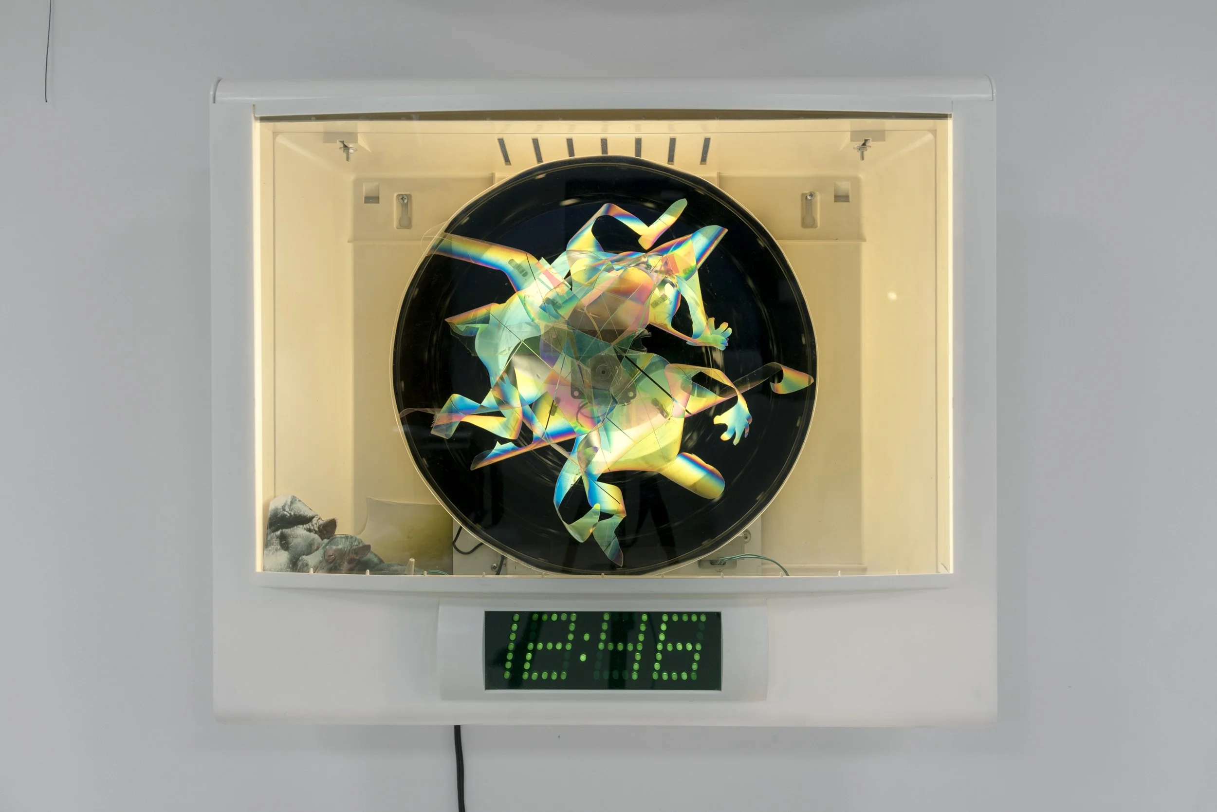 Nathaniel de Large
Flabberjoan, 2025
Sign cabinet, polarizing film, tape, photographs
26.5 x 22.5 x 8"
